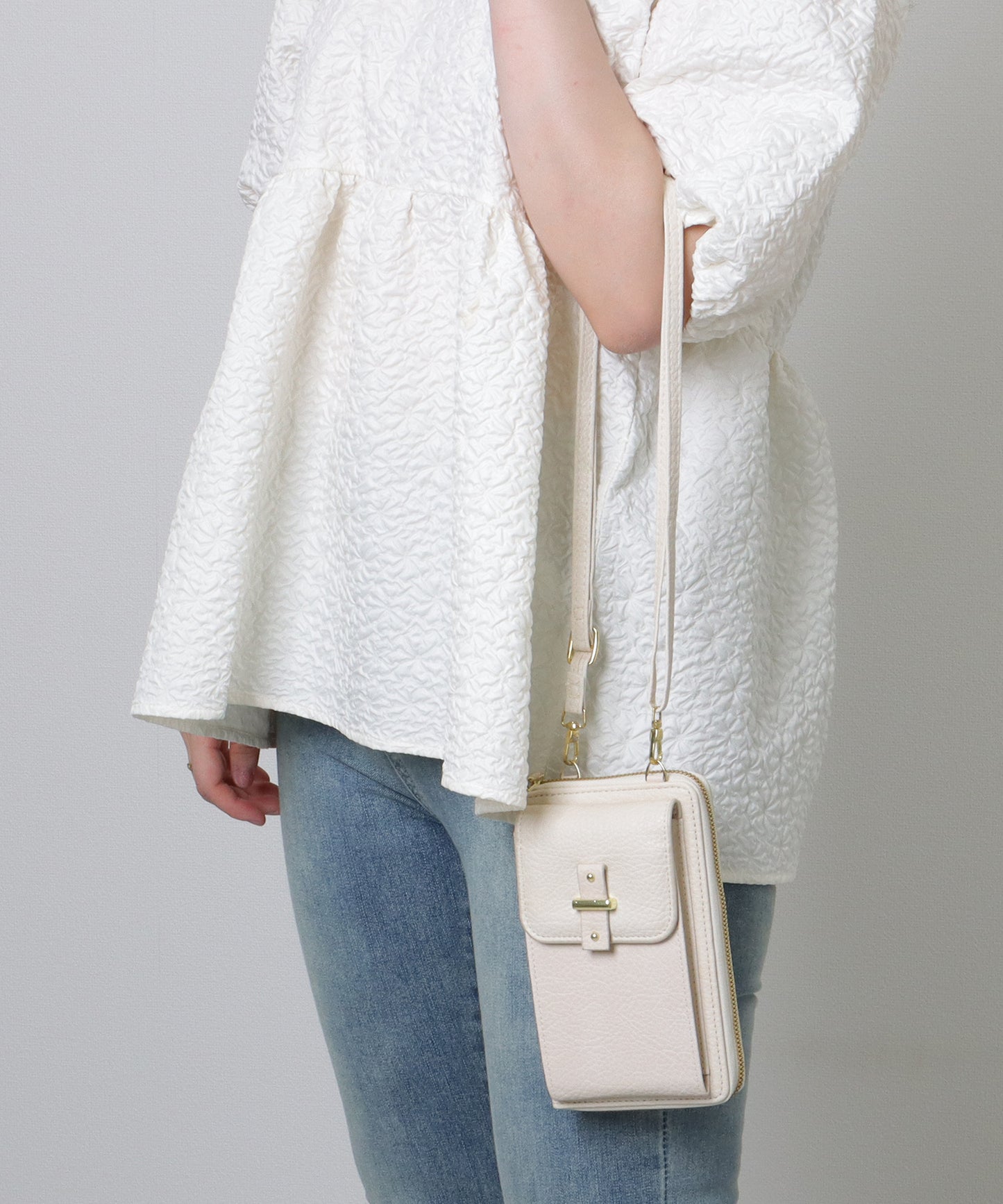 ベルト付き スクエア ウォレット バッグ