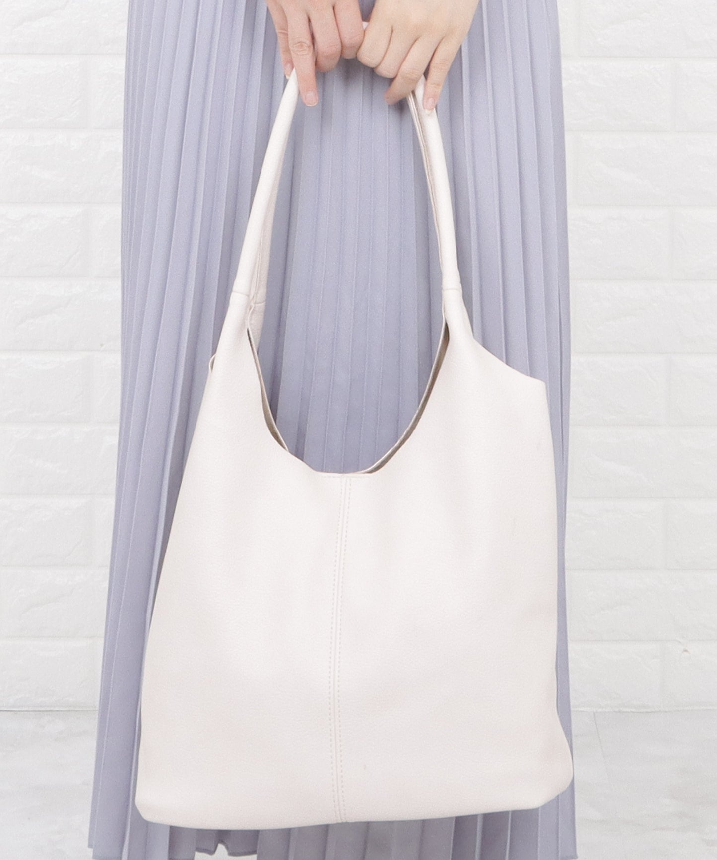 大容量 Vカットトートバッグ