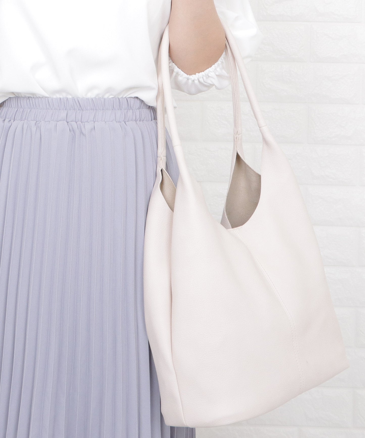 大容量 Vカットトートバッグ