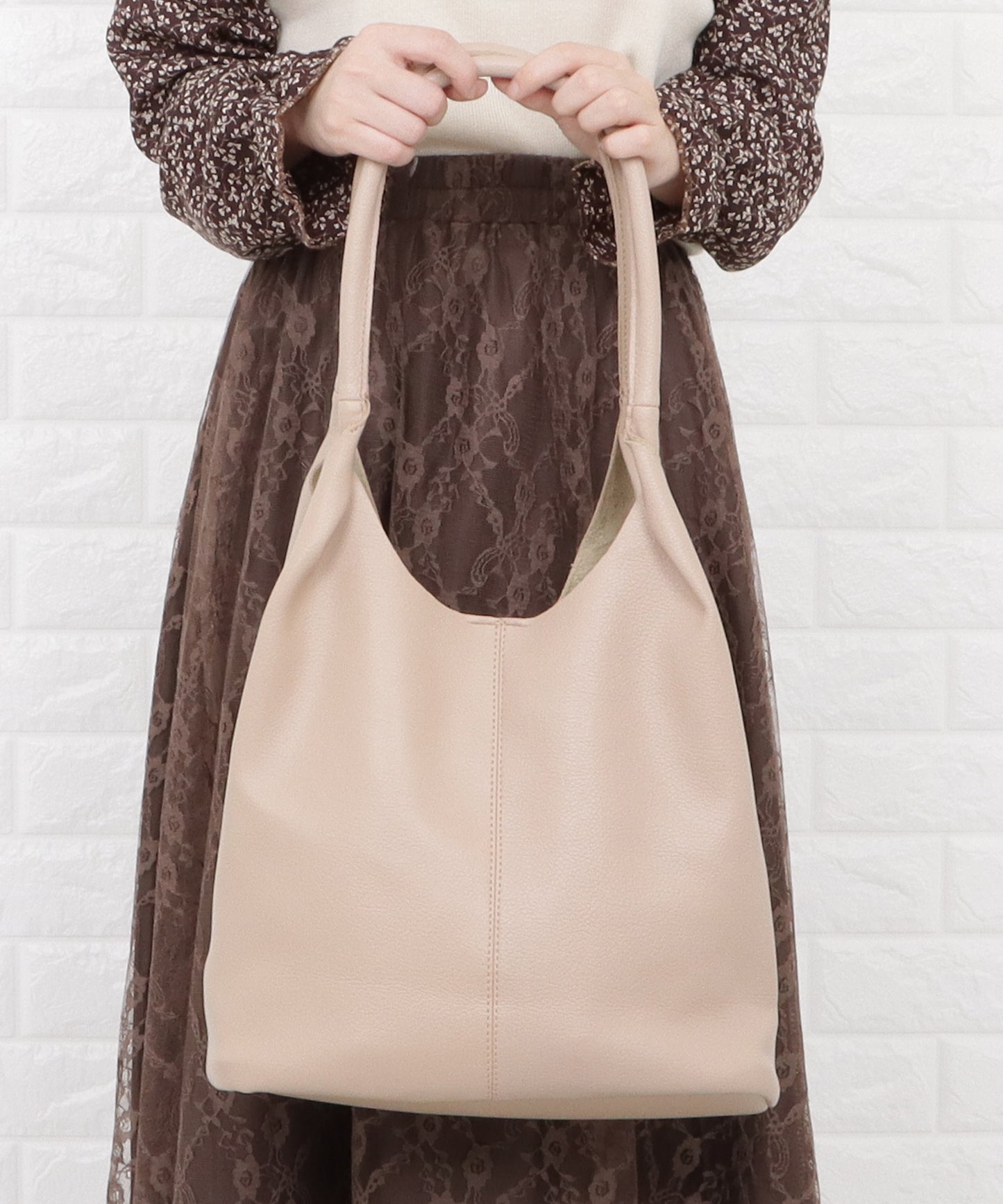 大容量 Vカットトートバッグ