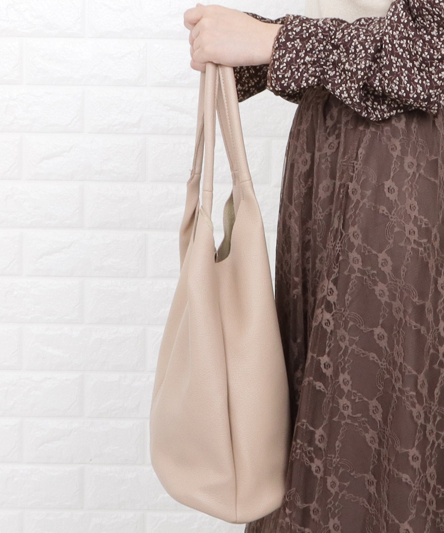 大容量 Vカットトートバッグ