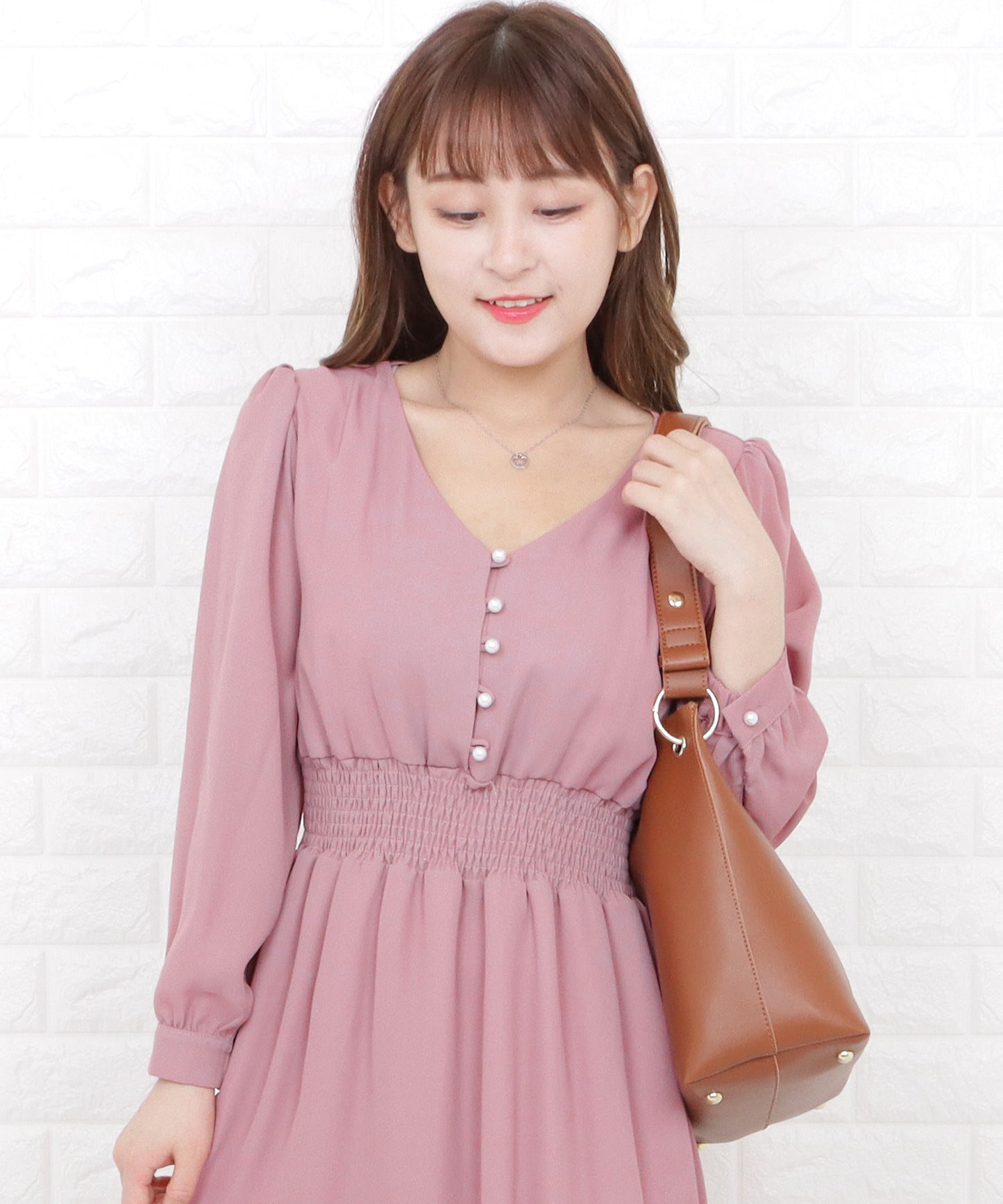 大容量 ポーチ付きショルダーバッグ