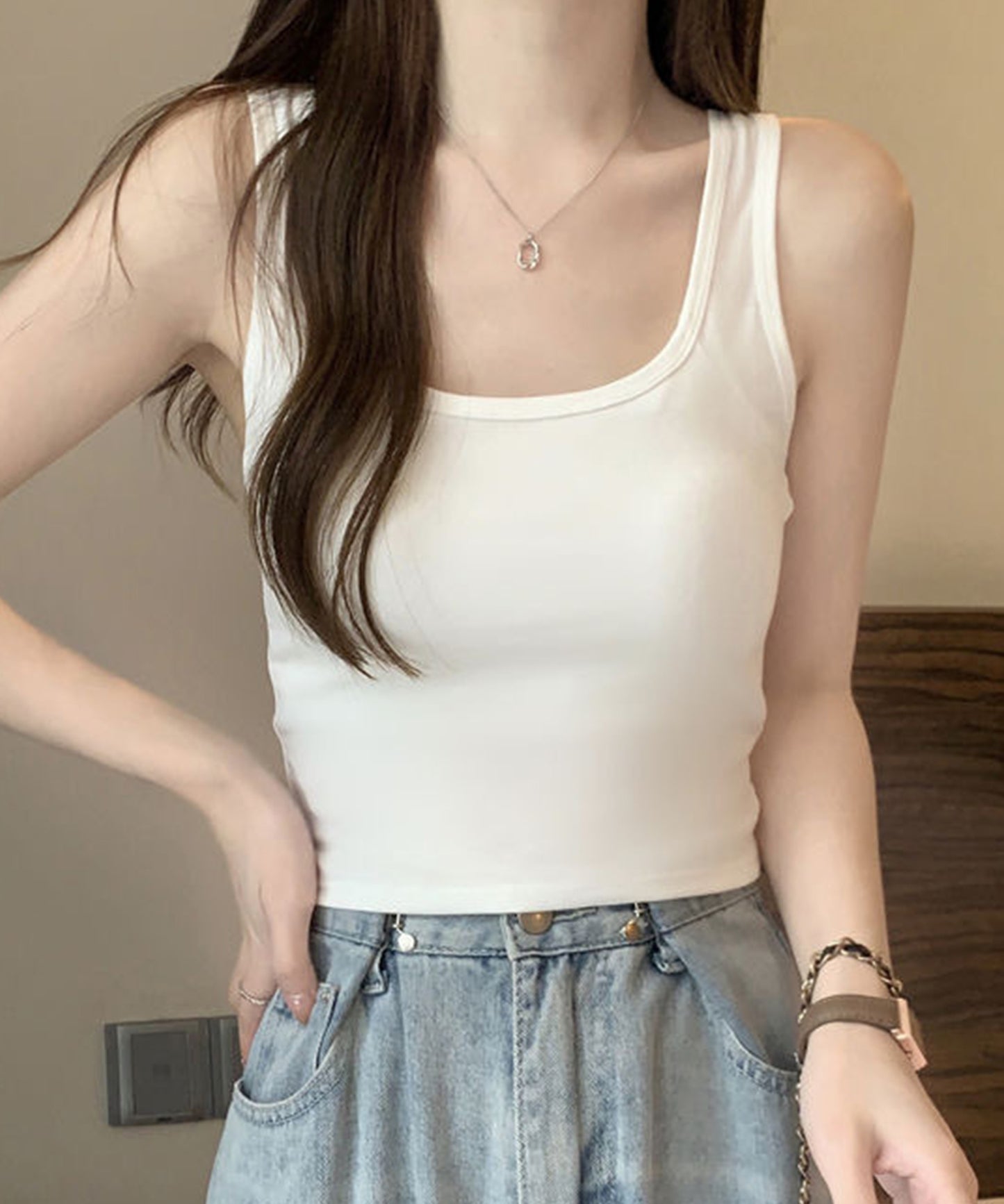 ソリッドカラー クロスバック ストラップ カップ付き タンクトップ