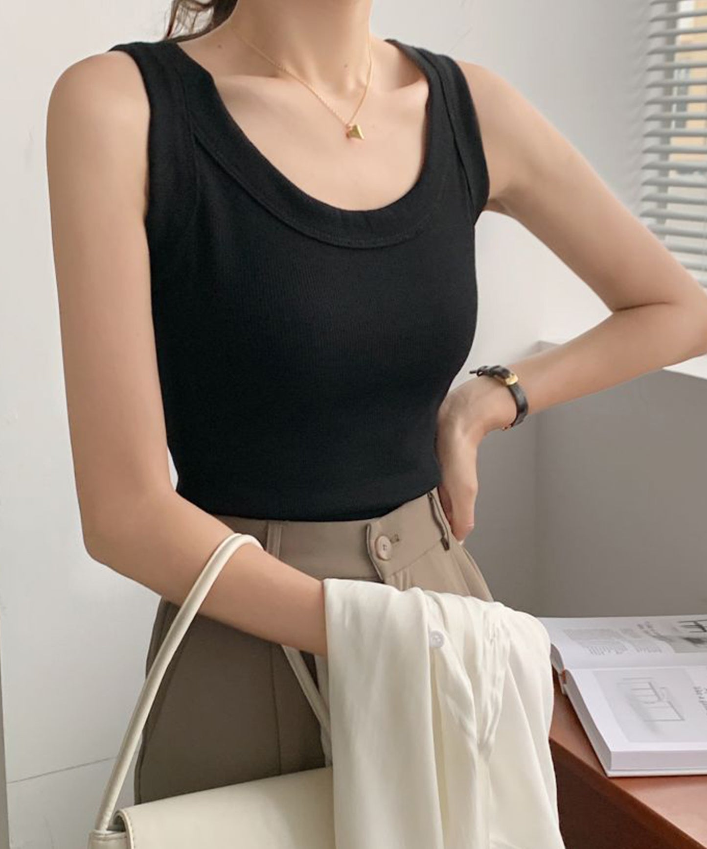 ソリッドカラー カップ付き リブ ベーシック タンクトップ