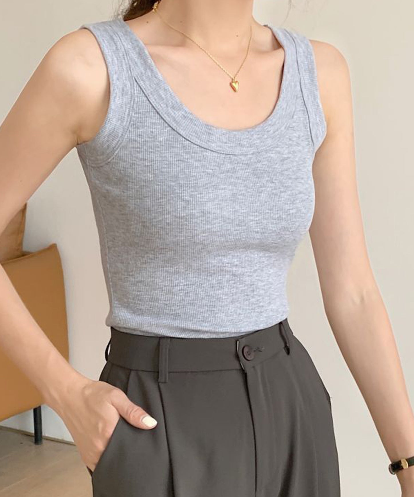 ソリッドカラー カップ付き リブ ベーシック タンクトップ