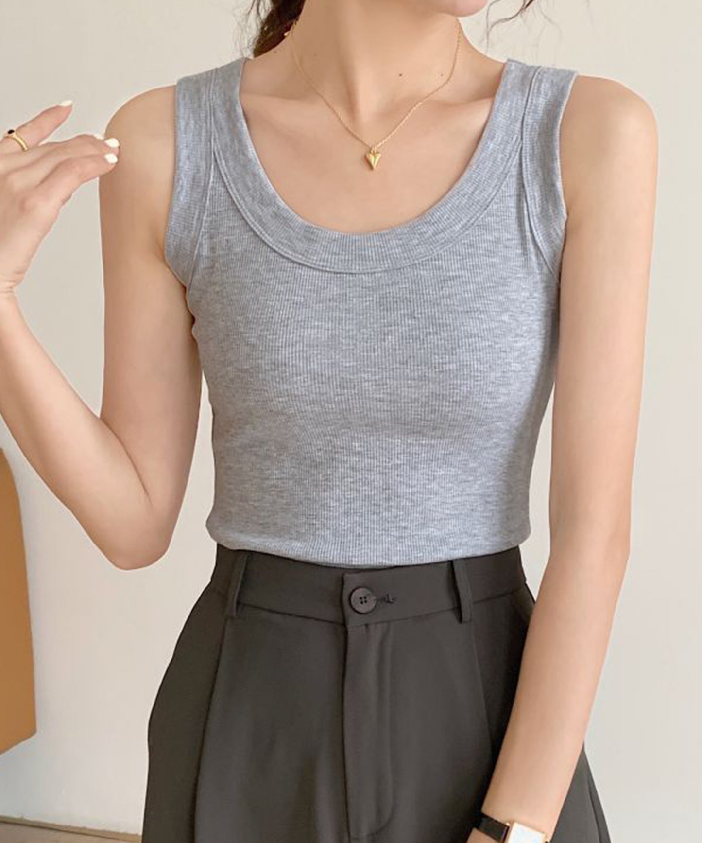 ソリッドカラー カップ付き リブ ベーシック タンクトップ