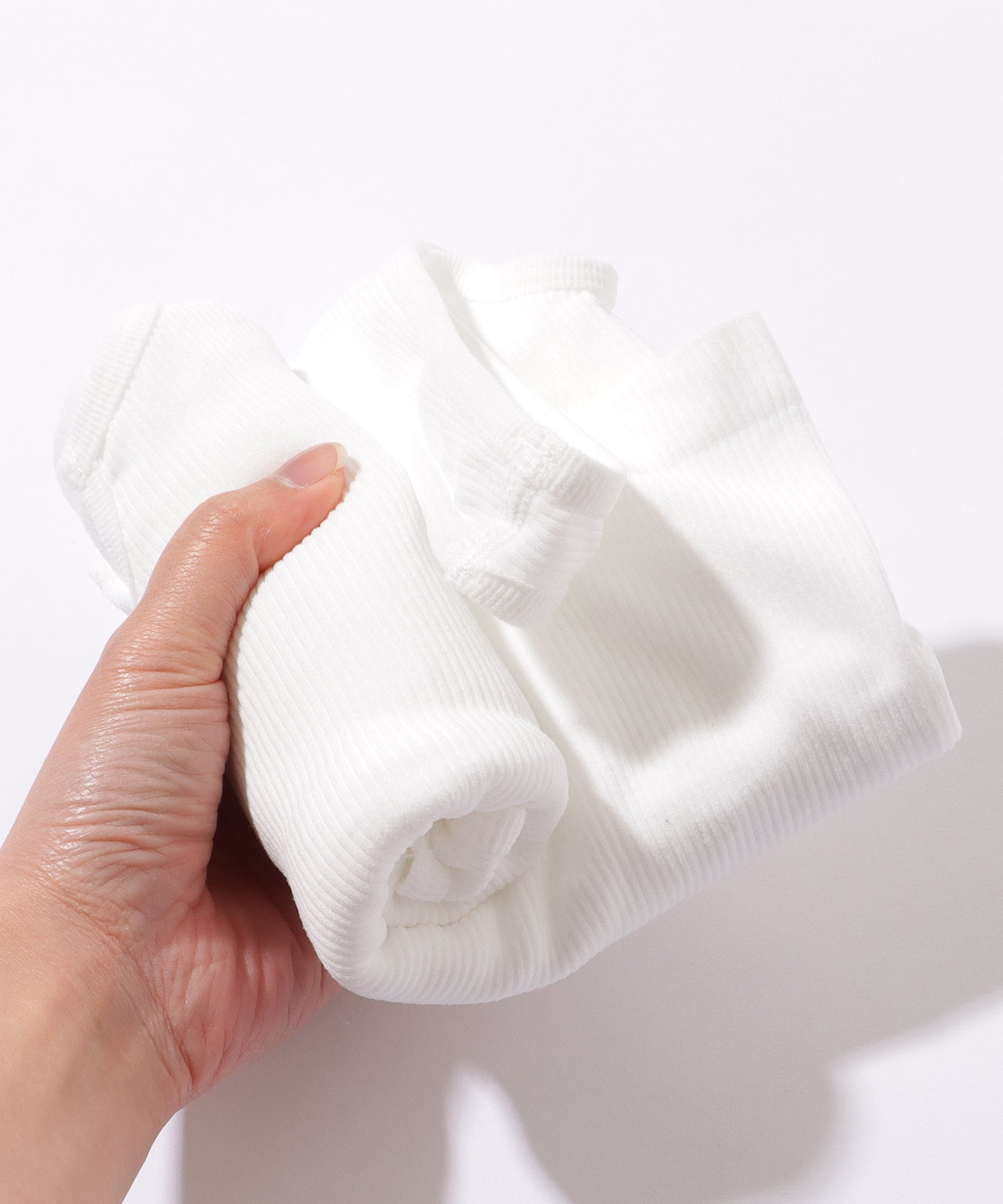 キーネック クロップド リブ カップ付き タンクトップ