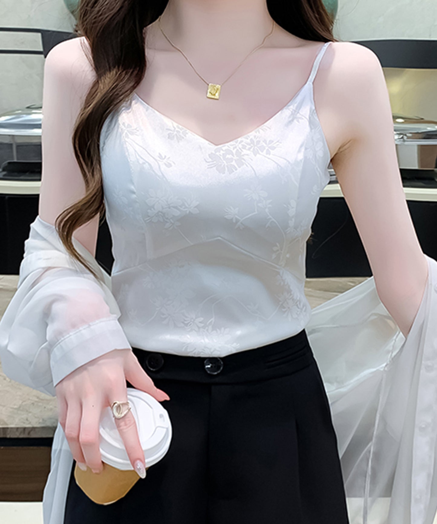 ボタニカル柄 Vネック コンパクト サテン キャミソール