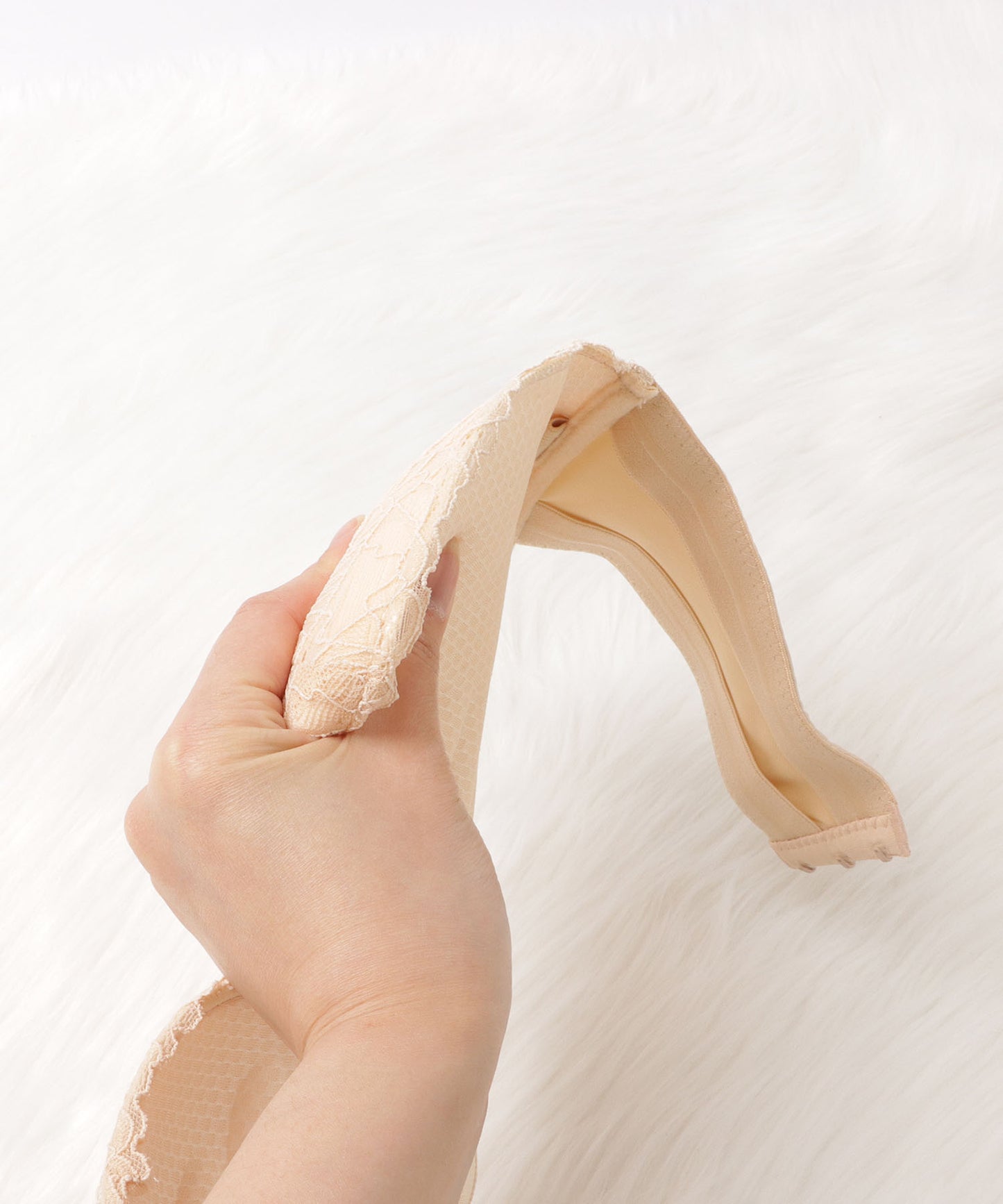 ストラップレスレースブラ