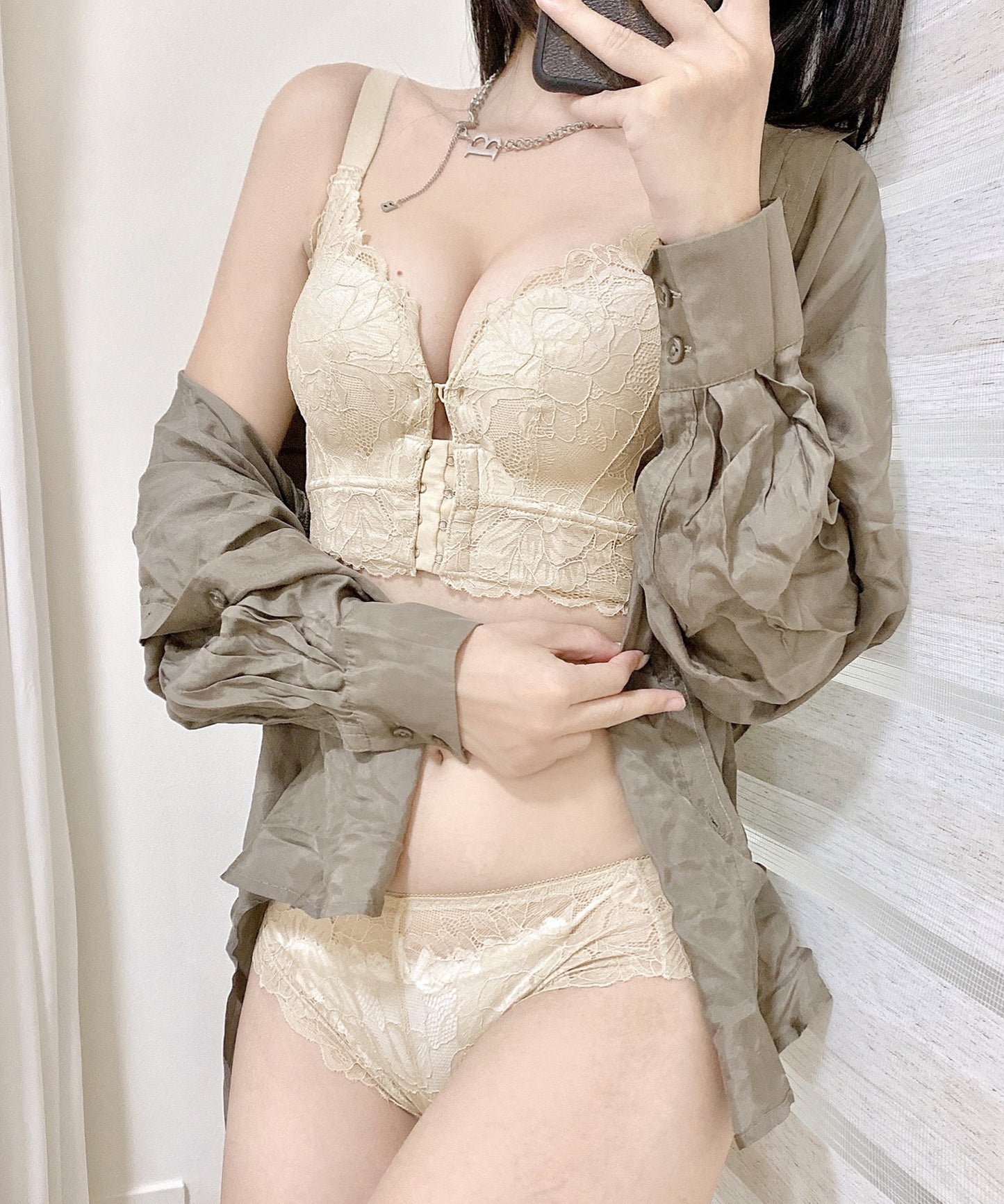 フロントホック エレガント レース 脇高 ブラジャー