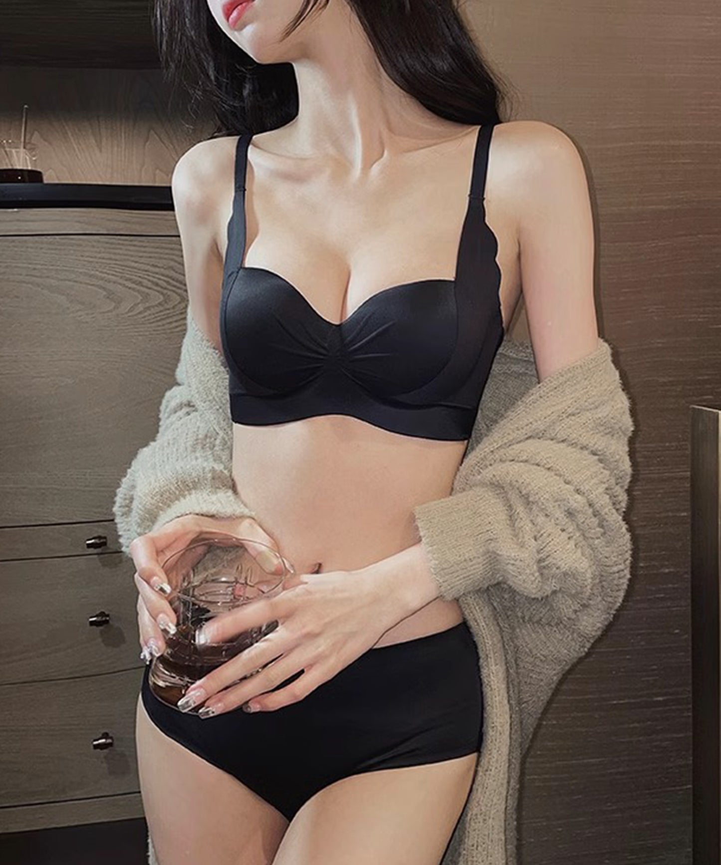 サイド スカラップ 1/2 シームレス ブラ&ショーツ