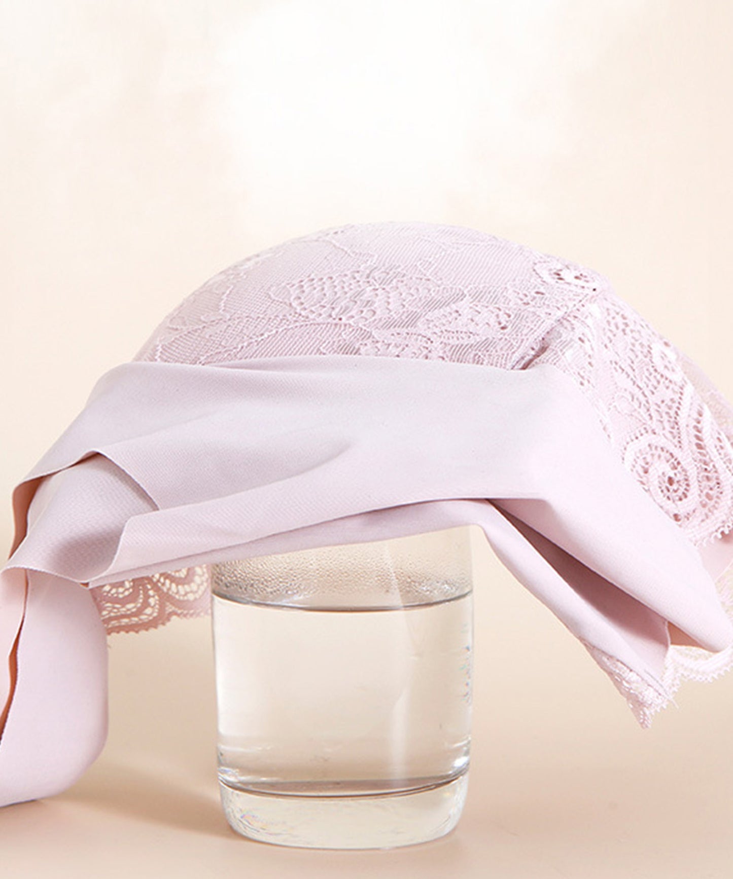 背面シームレスタイプ ノンワイヤーレースブラジャー