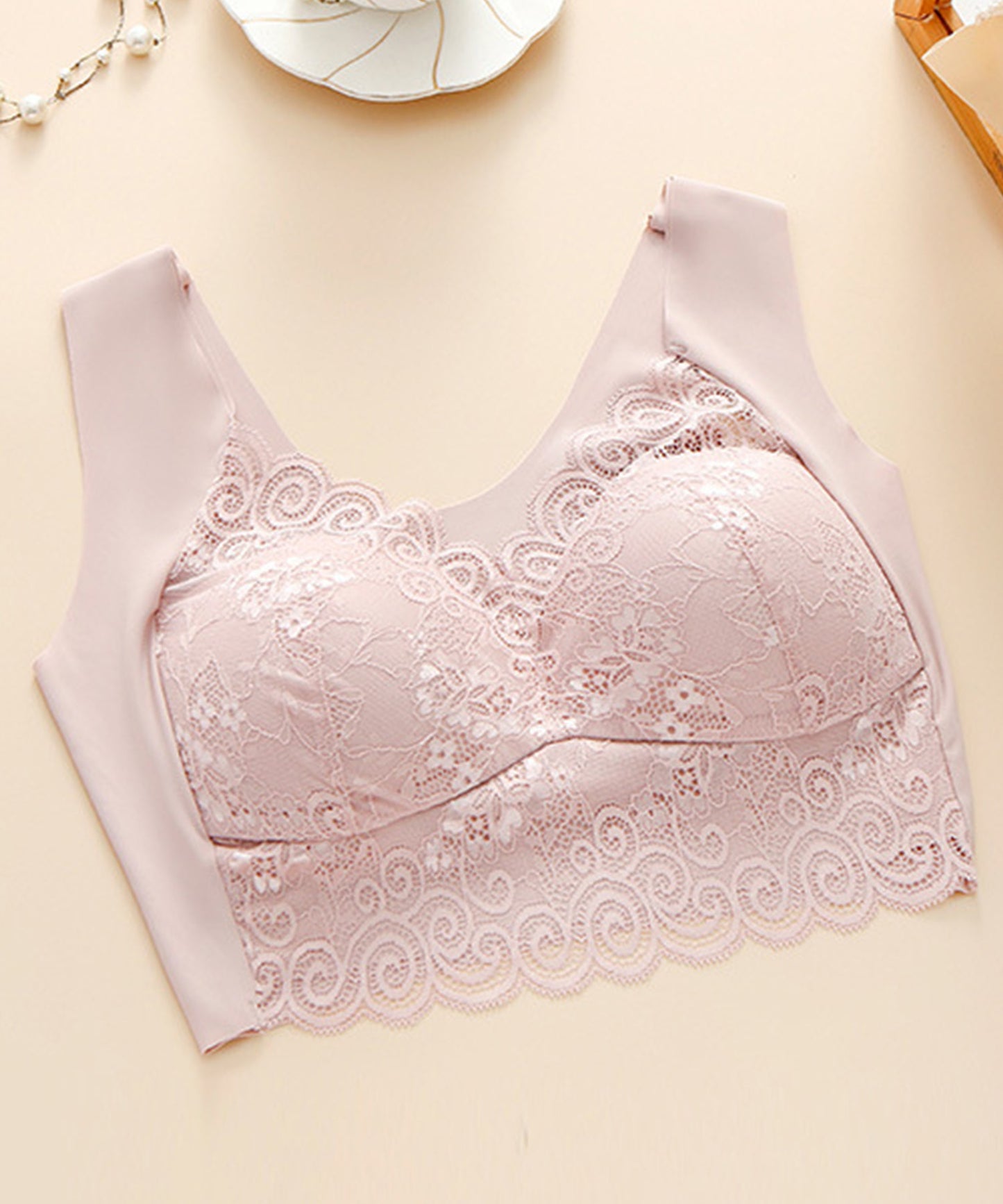 背面シームレスタイプ ノンワイヤーレースブラジャー