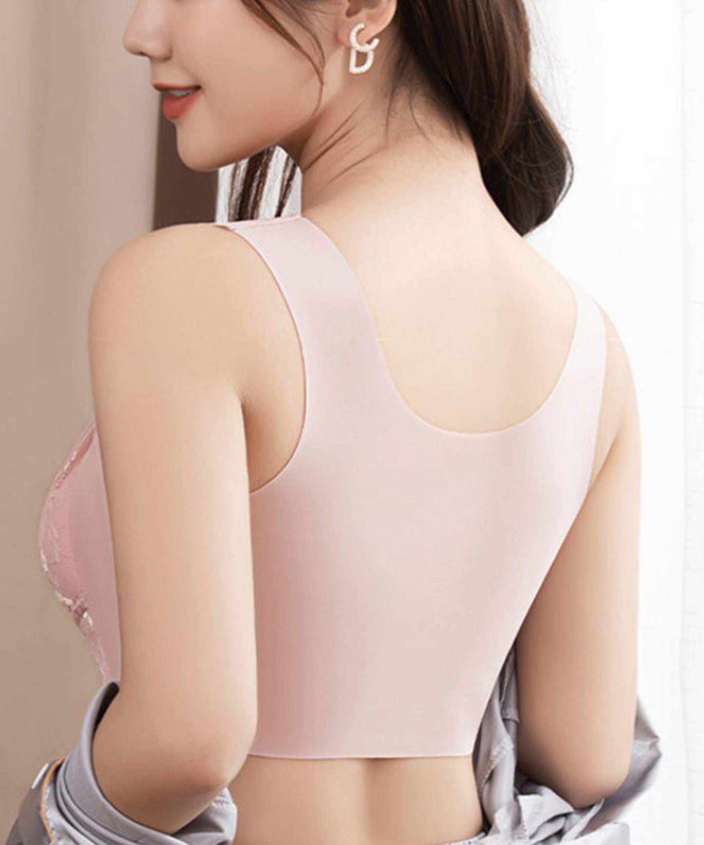 背面シームレスタイプ ノンワイヤーレースブラジャー