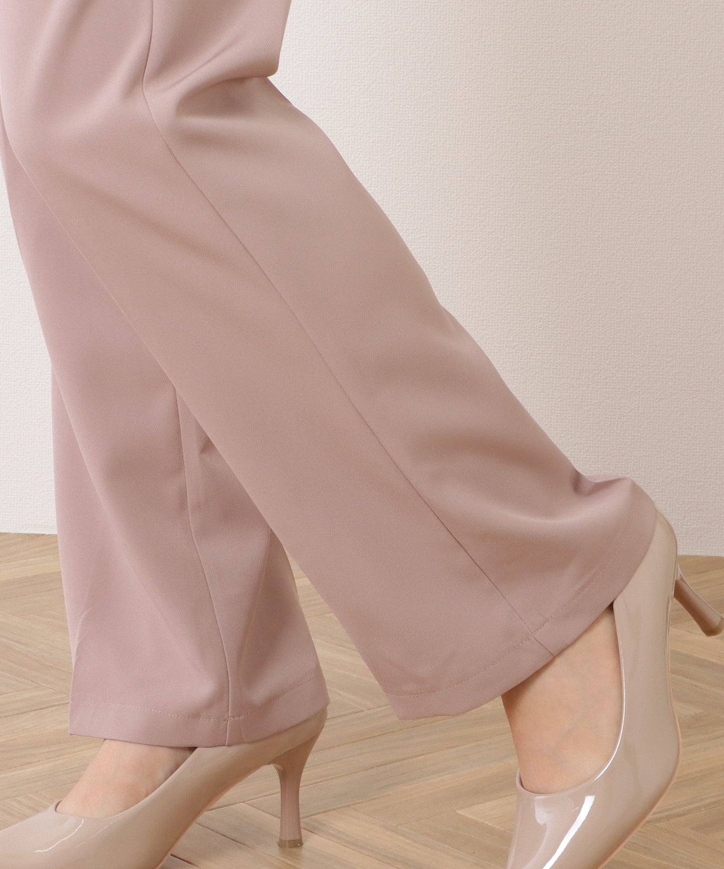 バックゴムセンタープレスストレートパンツ