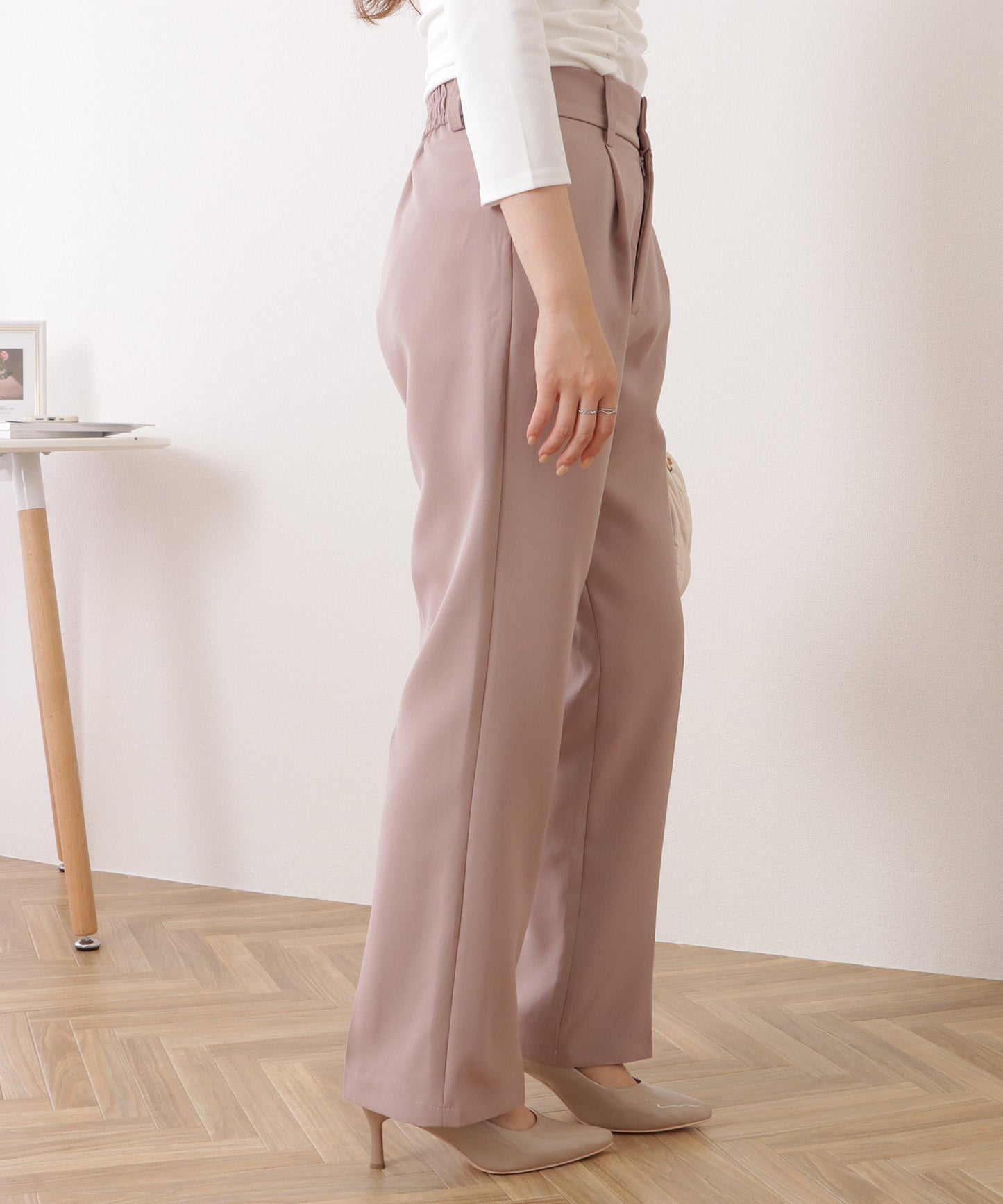 バックゴムセンタープレスストレートパンツ