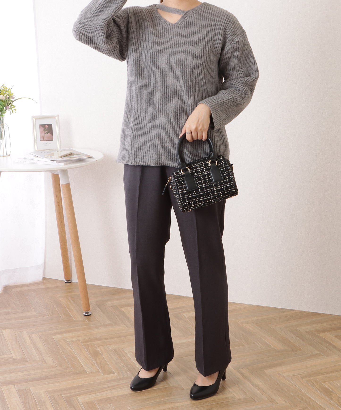 ビットベルト付きセンタープレスフレアパンツ