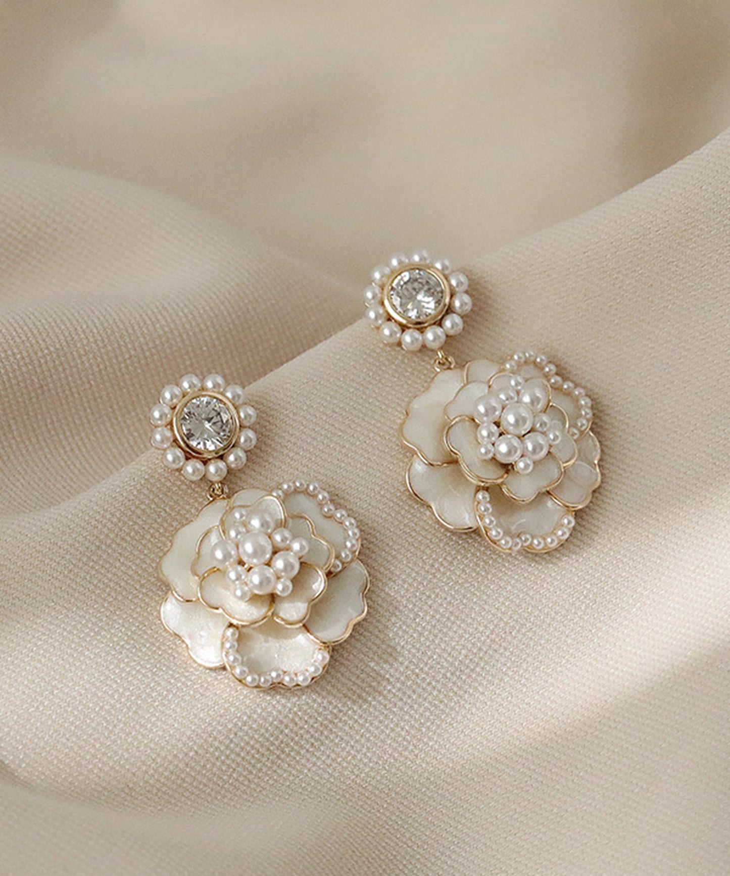 レイヤード フラワー パール × ビジュー ピアス