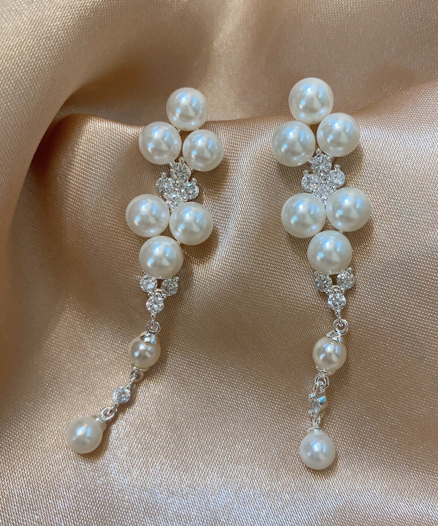 パール × ビジュー ロング スイング ピアス