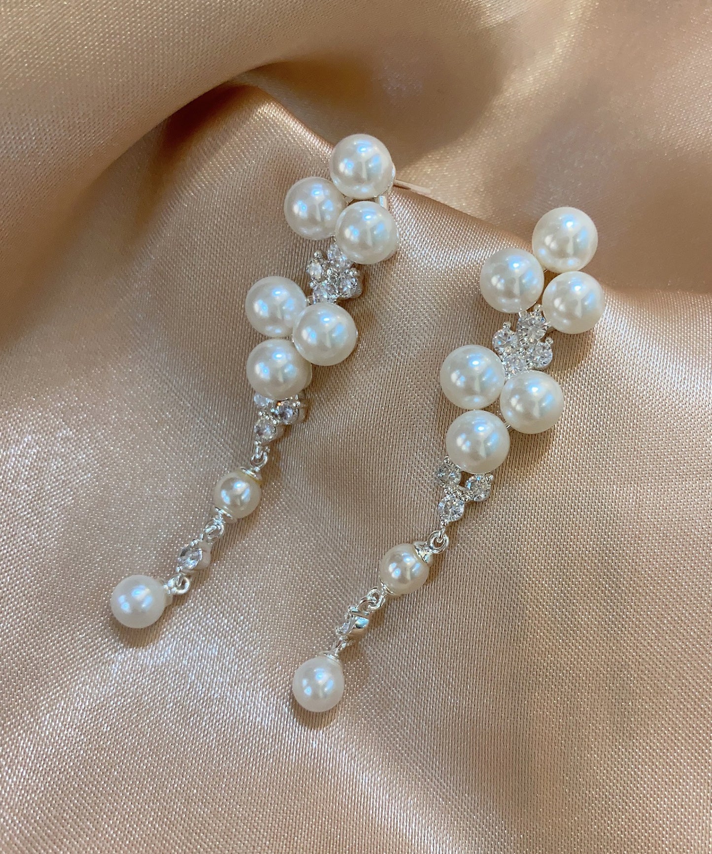 パール × ビジュー ロング スイング ピアス