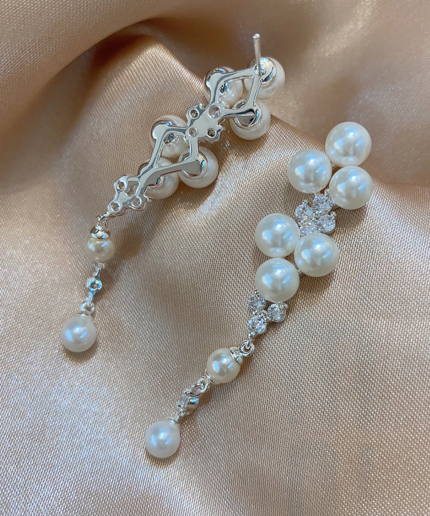 パール × ビジュー ロング スイング ピアス