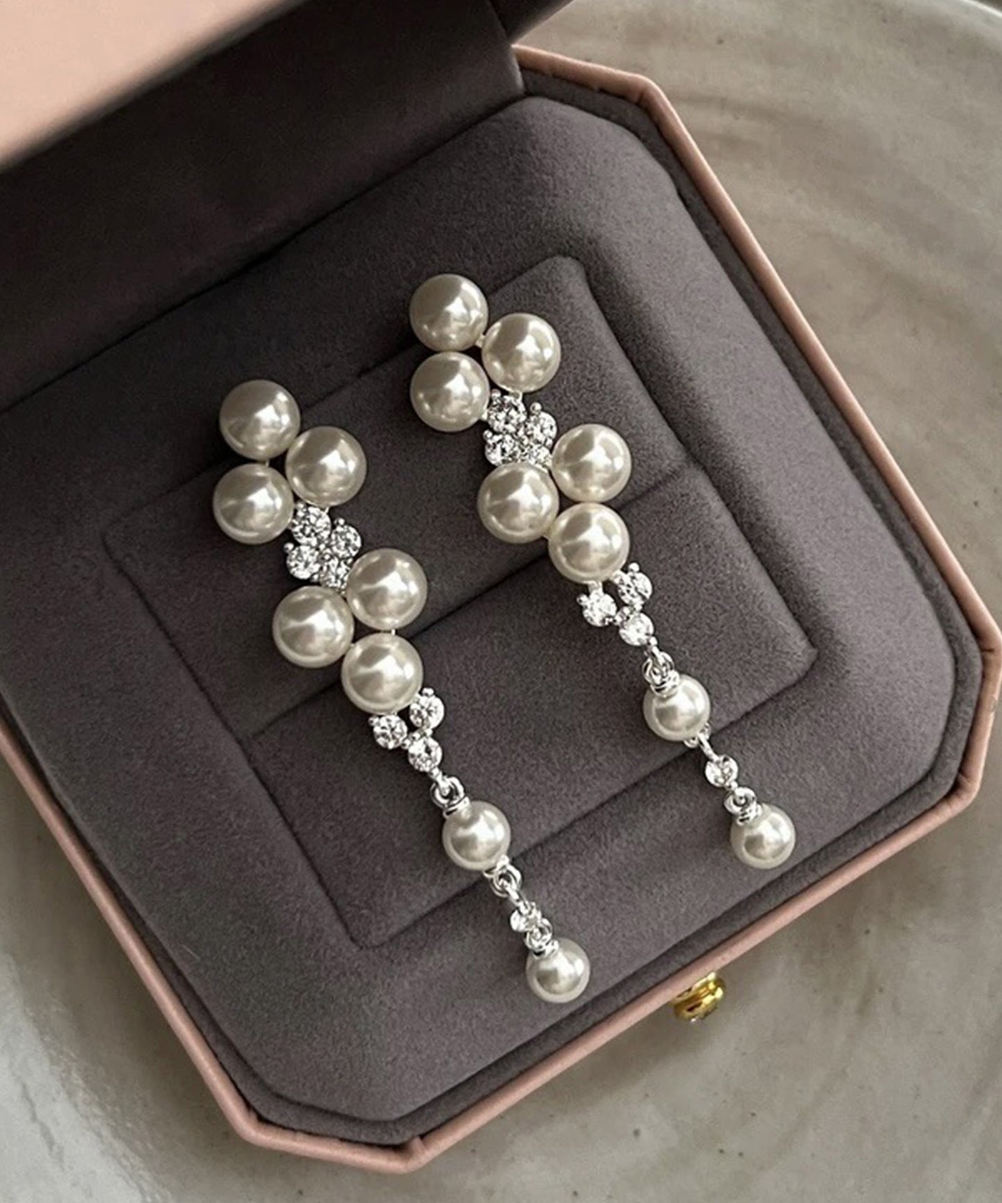 パール × ビジュー ロング スイング ピアス