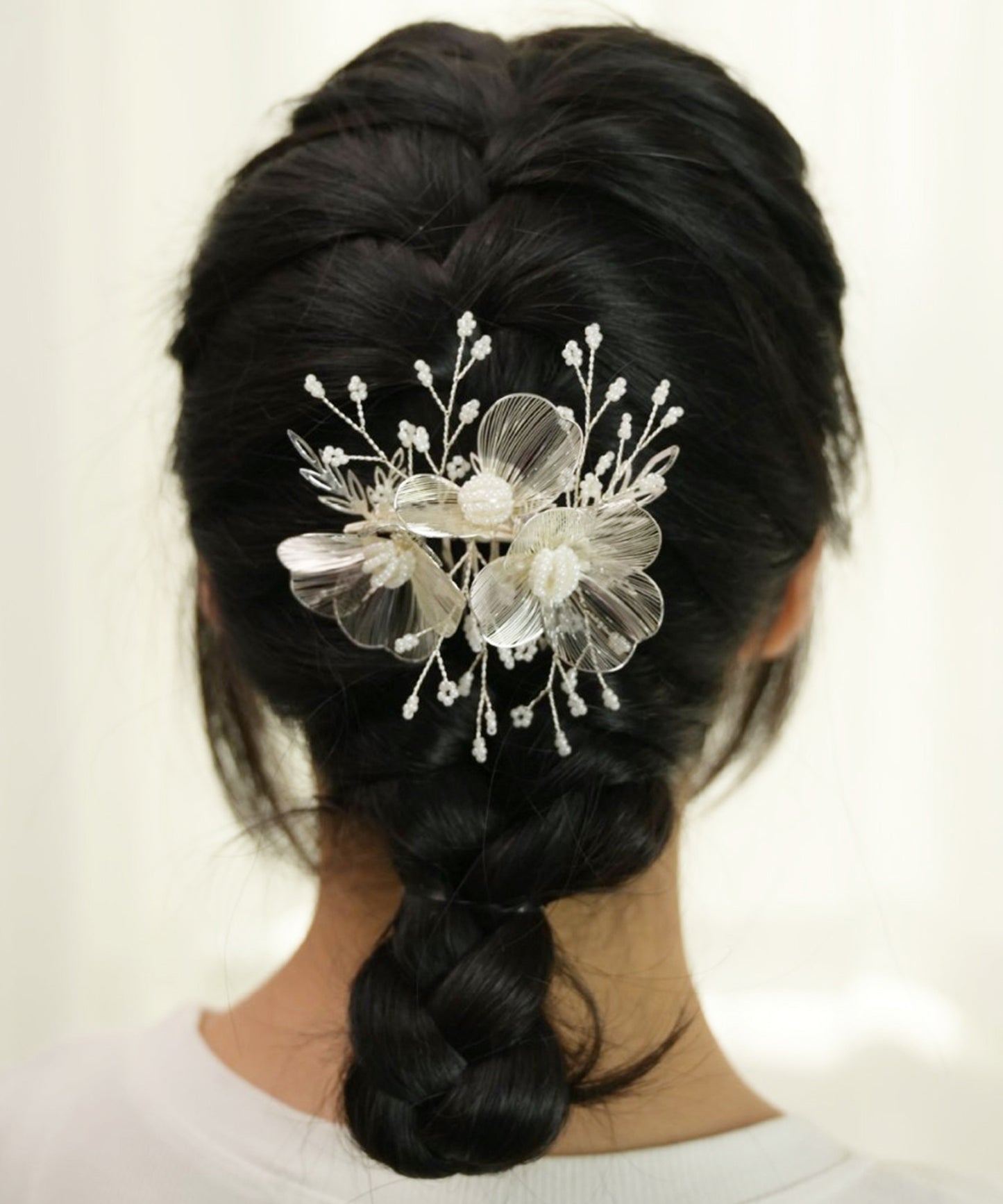 3D メタリック フラワー パール ヘア コーム