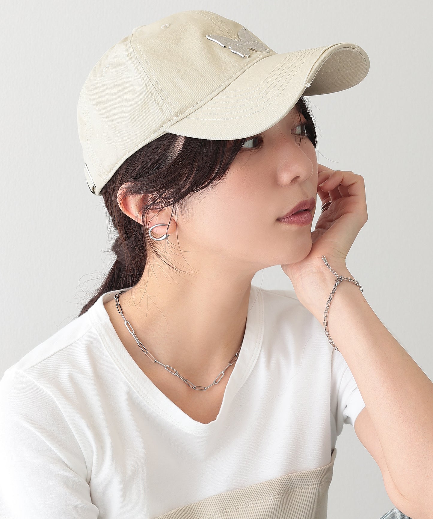 メタリック バタフライ付き サイド ロゴ キャップ