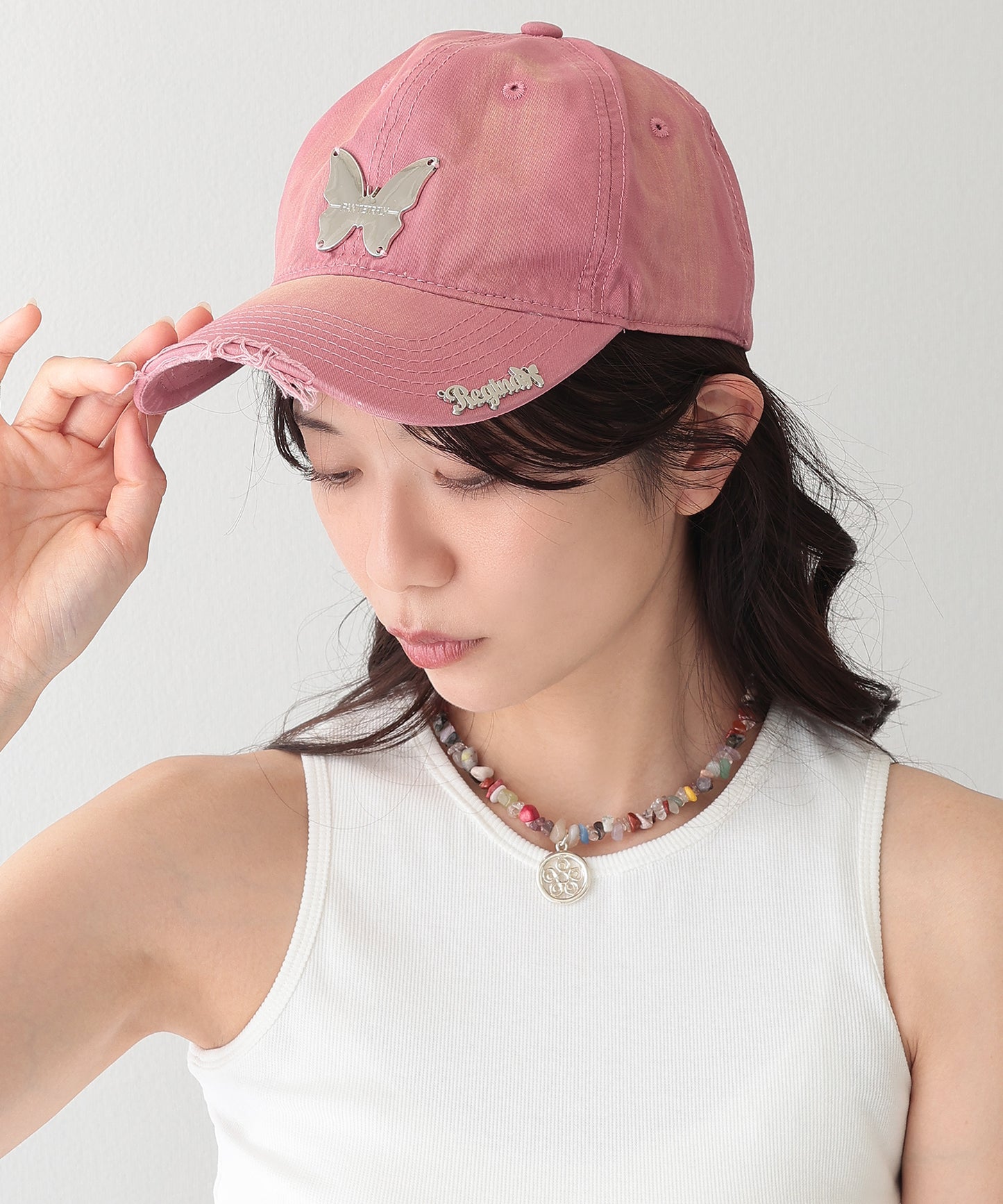 メタリック バタフライ付き サイド ロゴ キャップ