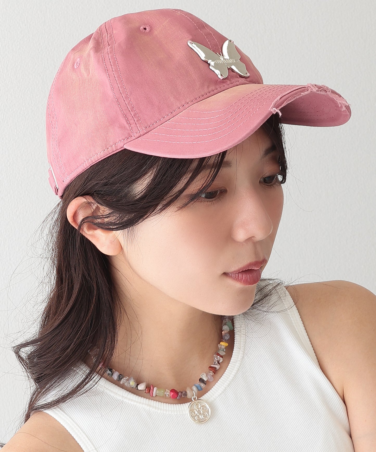 メタリック バタフライ付き サイド ロゴ キャップ