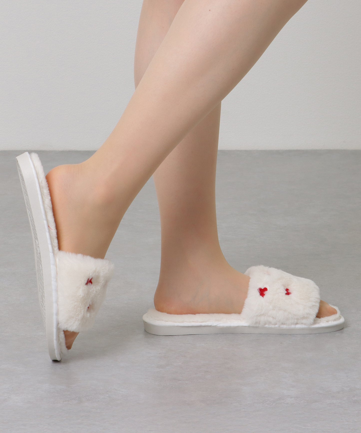 ハート 刺繍 オープン ファー スリッパ