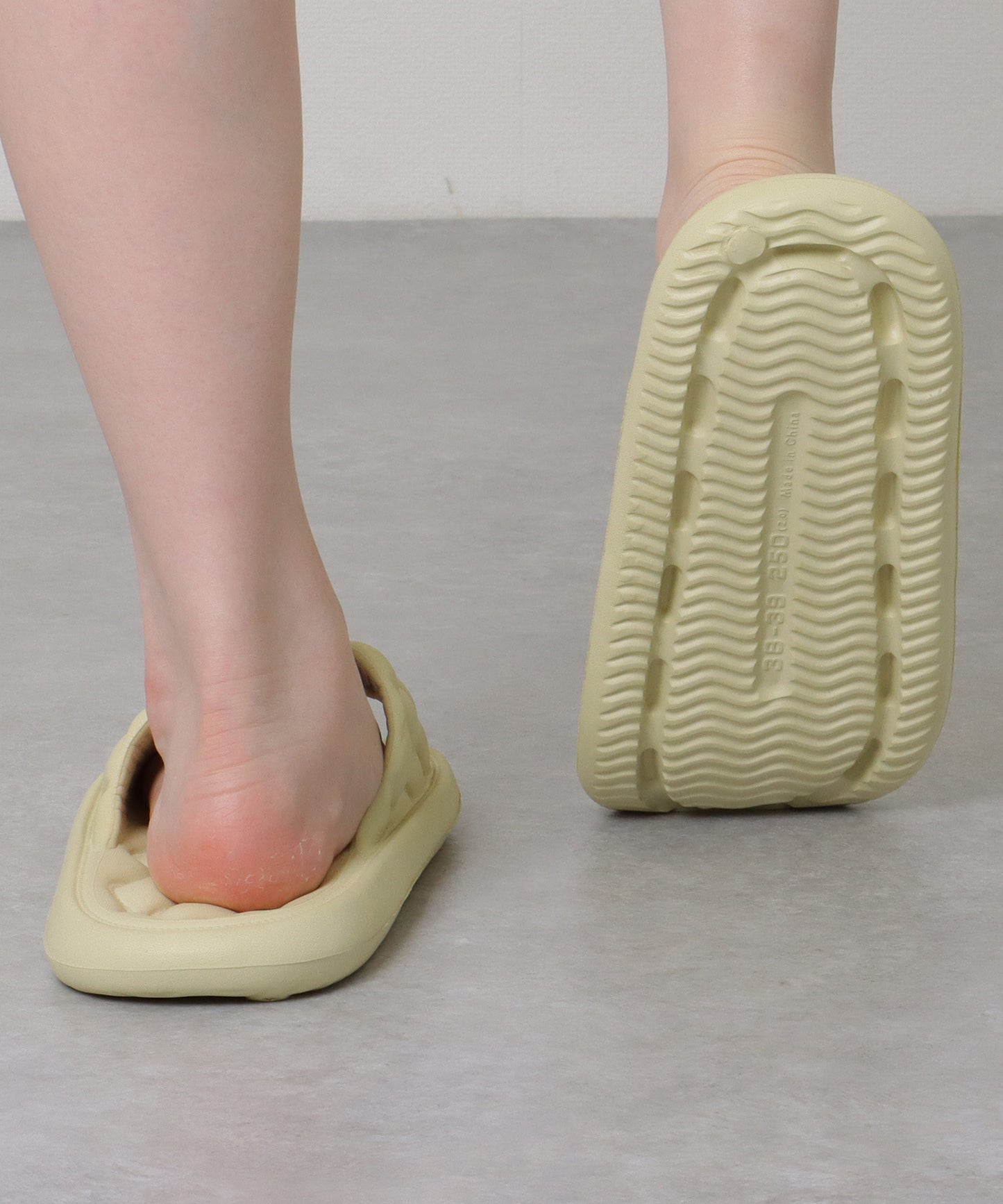 ウエーブ ライン ソフト オープン サンダル