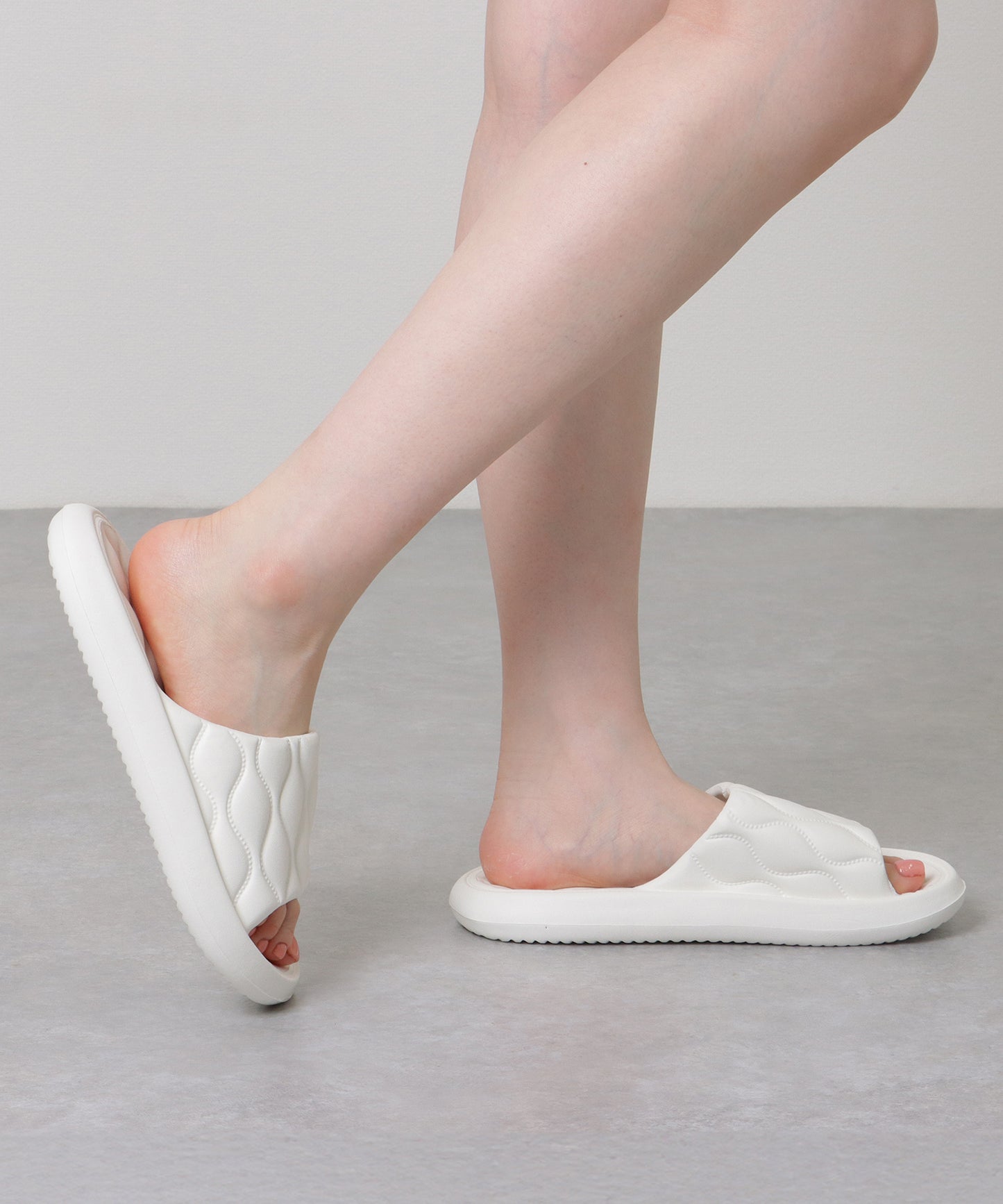 ウエーブ ライン ソフト オープン サンダル