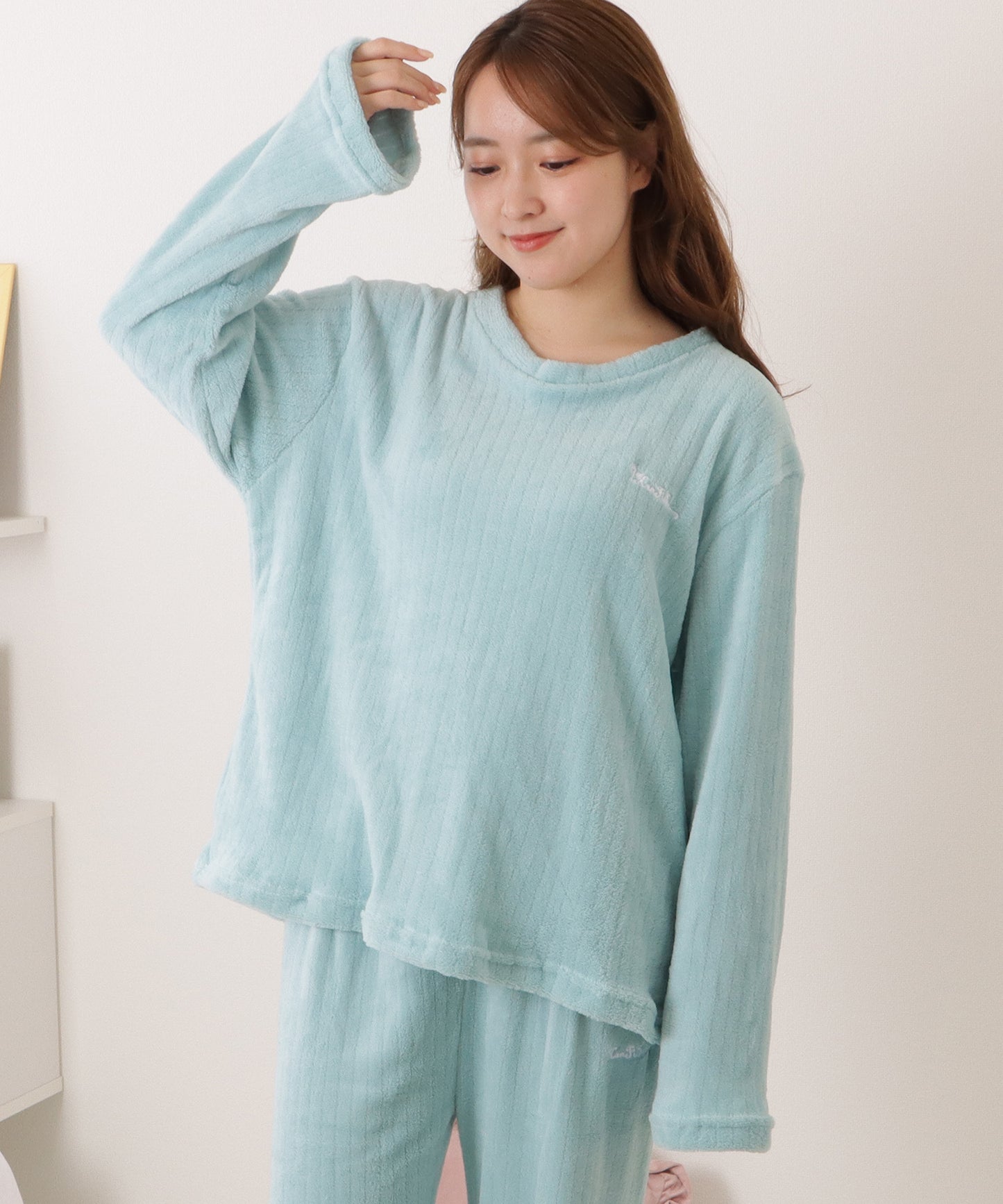 立体ストライプ刺繍付きプルオーバールームウエア