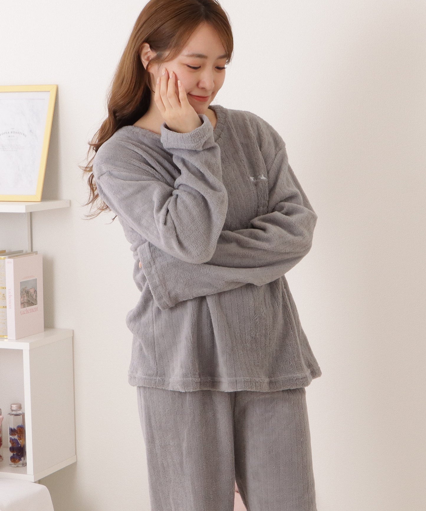 立体ストライプ刺繍付きプルオーバールームウエア