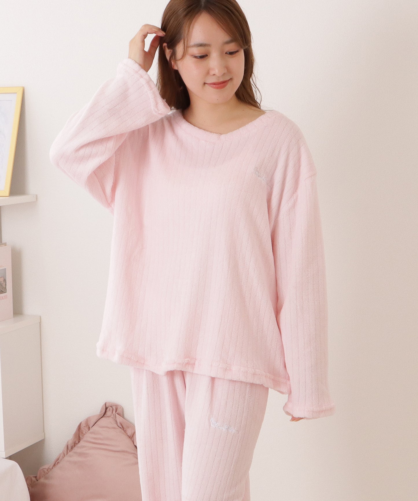 立体ストライプ刺繍付きプルオーバールームウエア