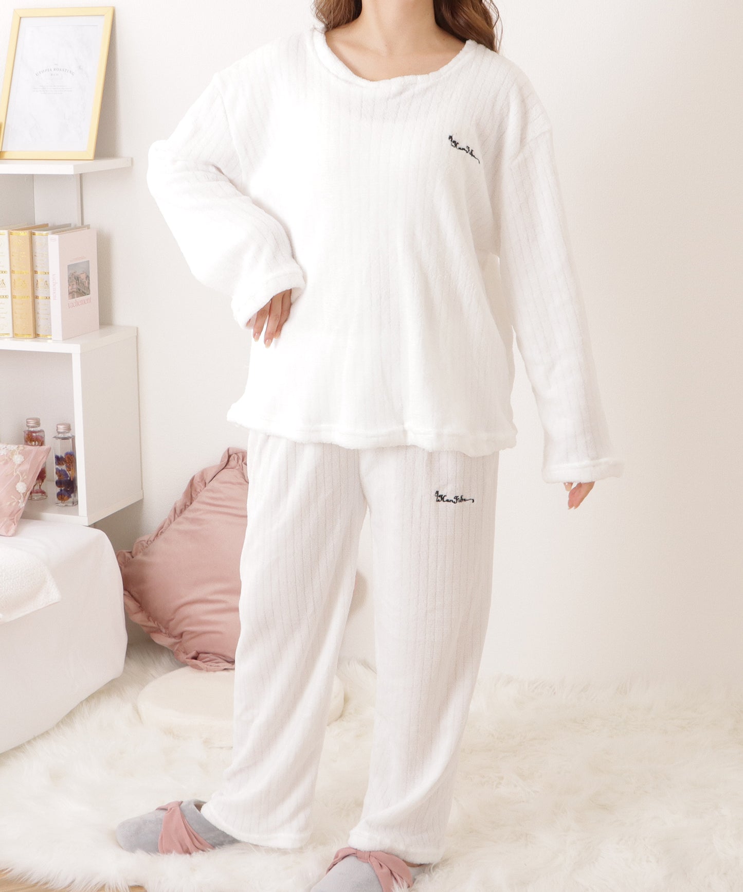 立体ストライプ刺繍付きプルオーバールームウエア