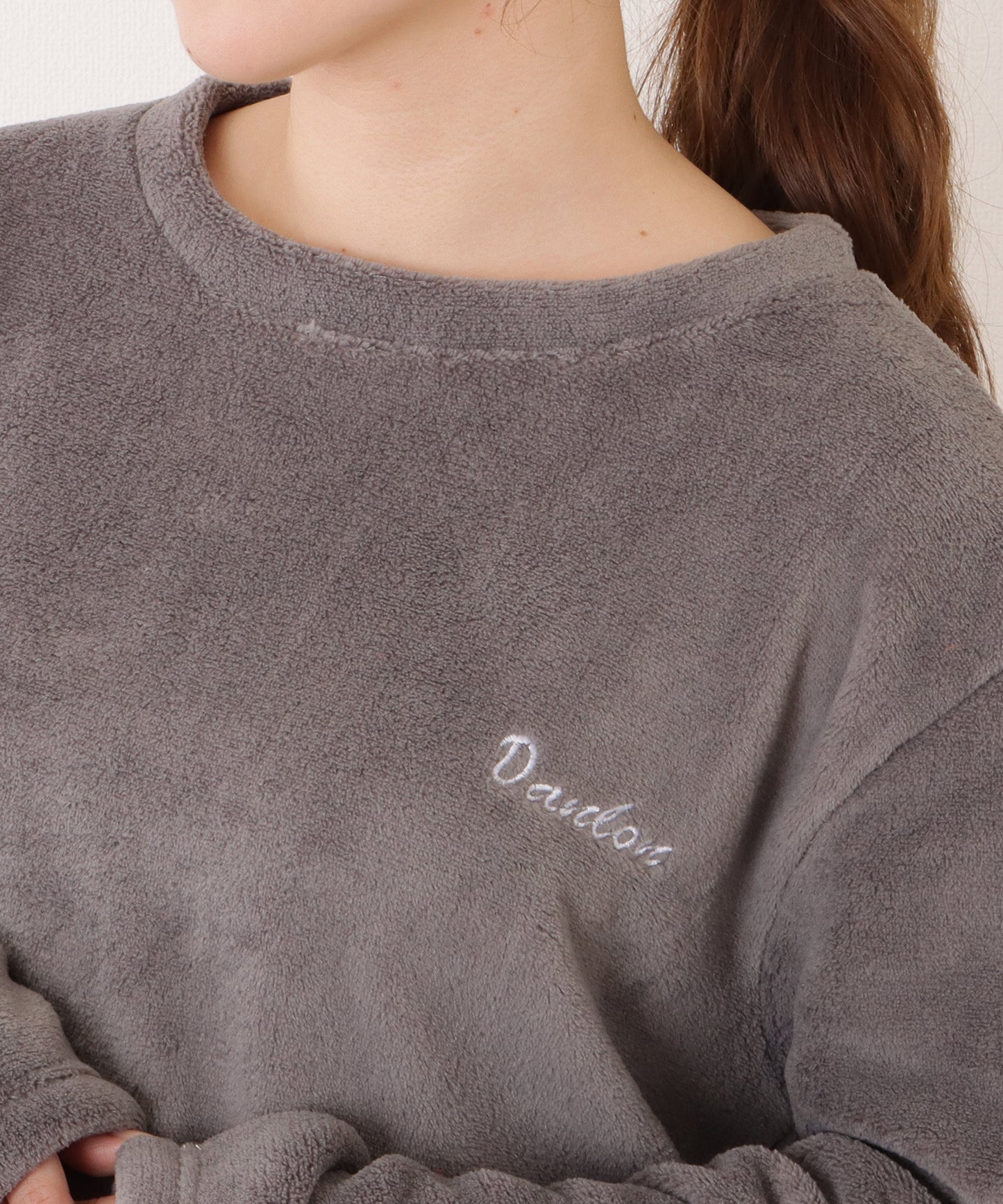 アルファベット刺繍付きふわもこルームウエア