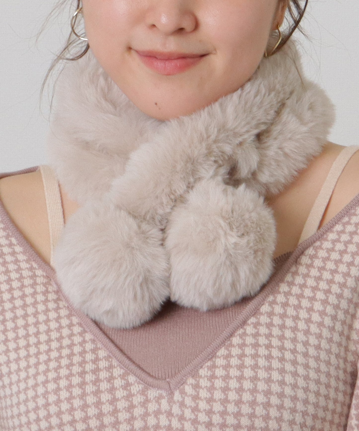 ポンポン付き ラビット風 シンプル ファー ティペット