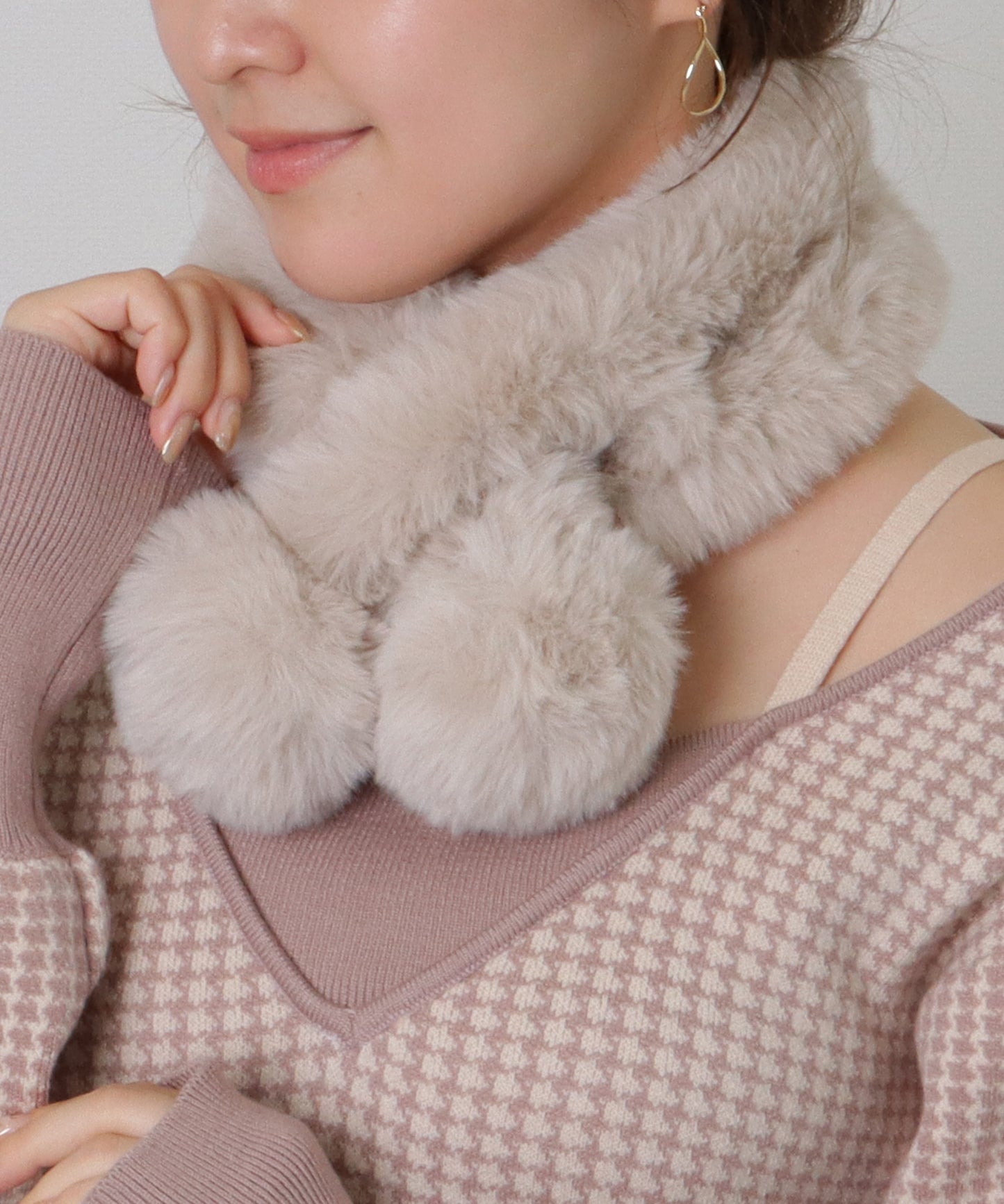 ポンポン付き ラビット風 シンプル ファー ティペット