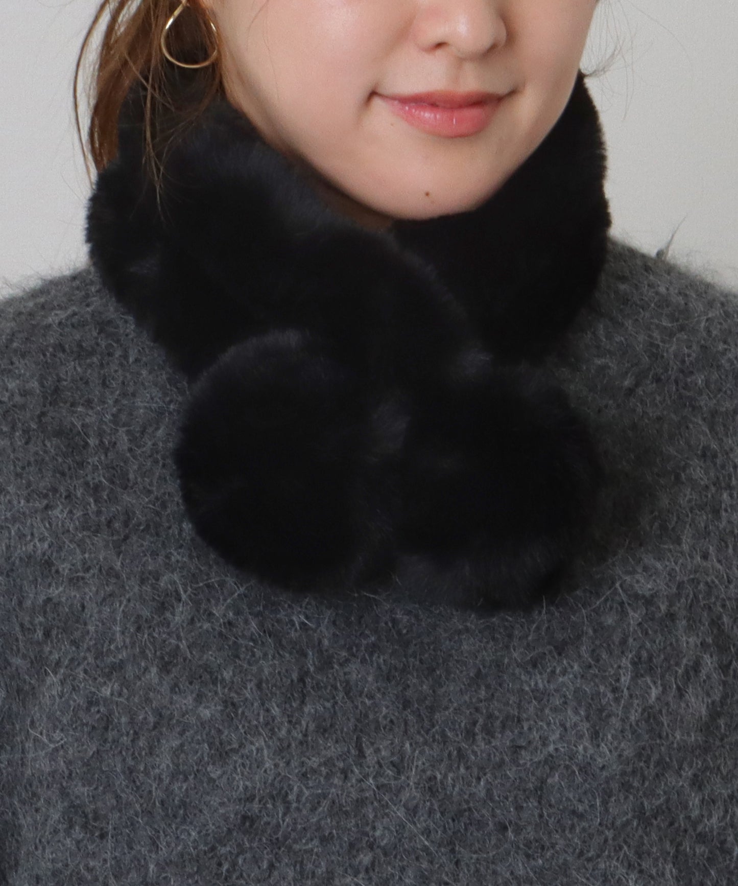 ポンポン付き ラビット風 シンプル ファー ティペット