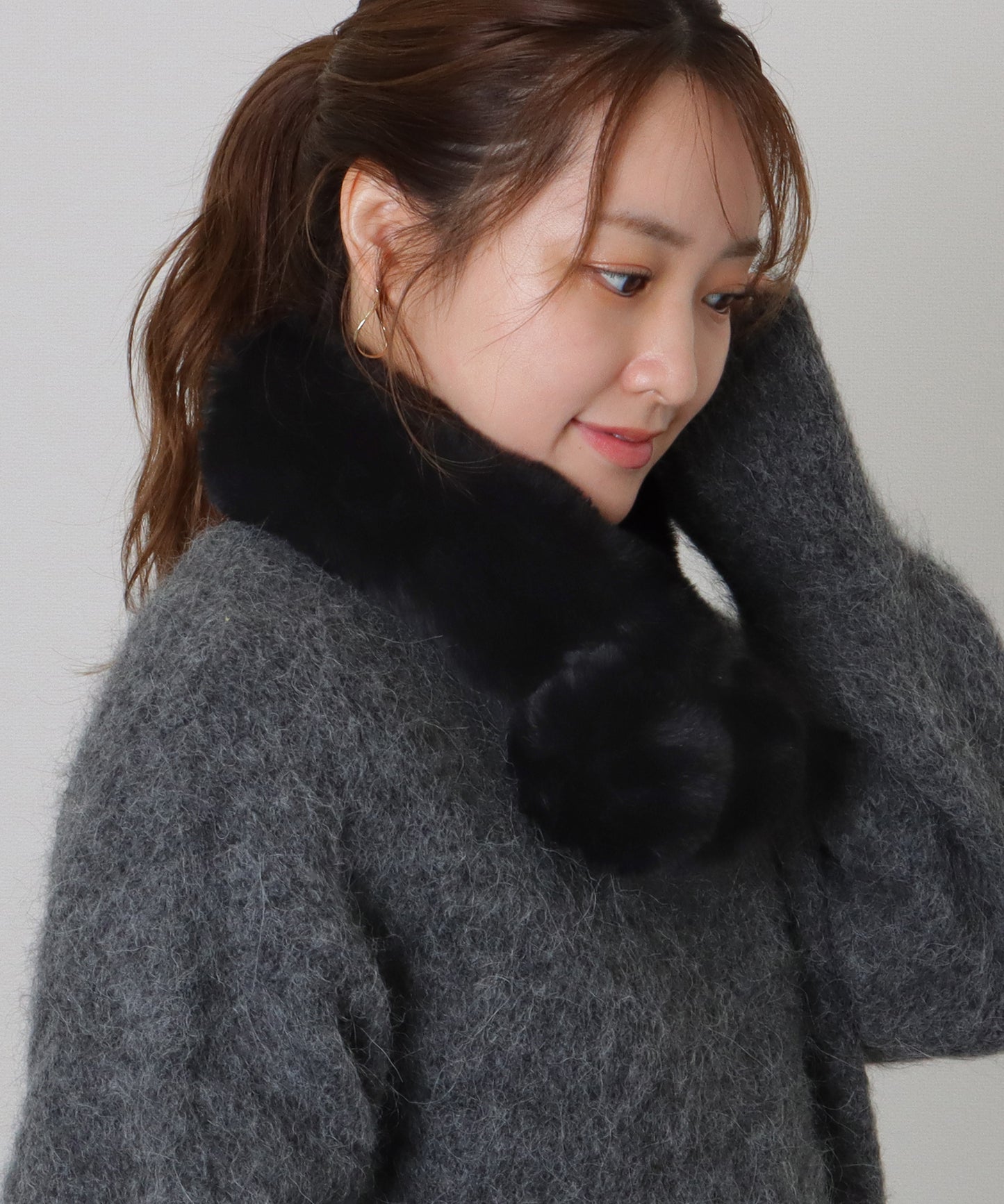 ポンポン付き ラビット風 シンプル ファー ティペット