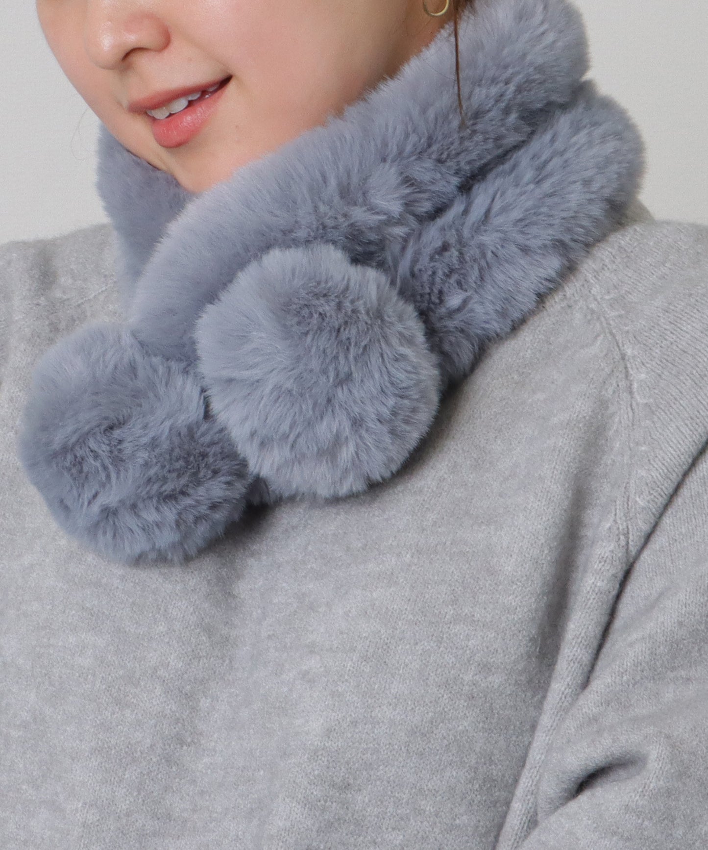 ポンポン付き ラビット風 シンプル ファー ティペット