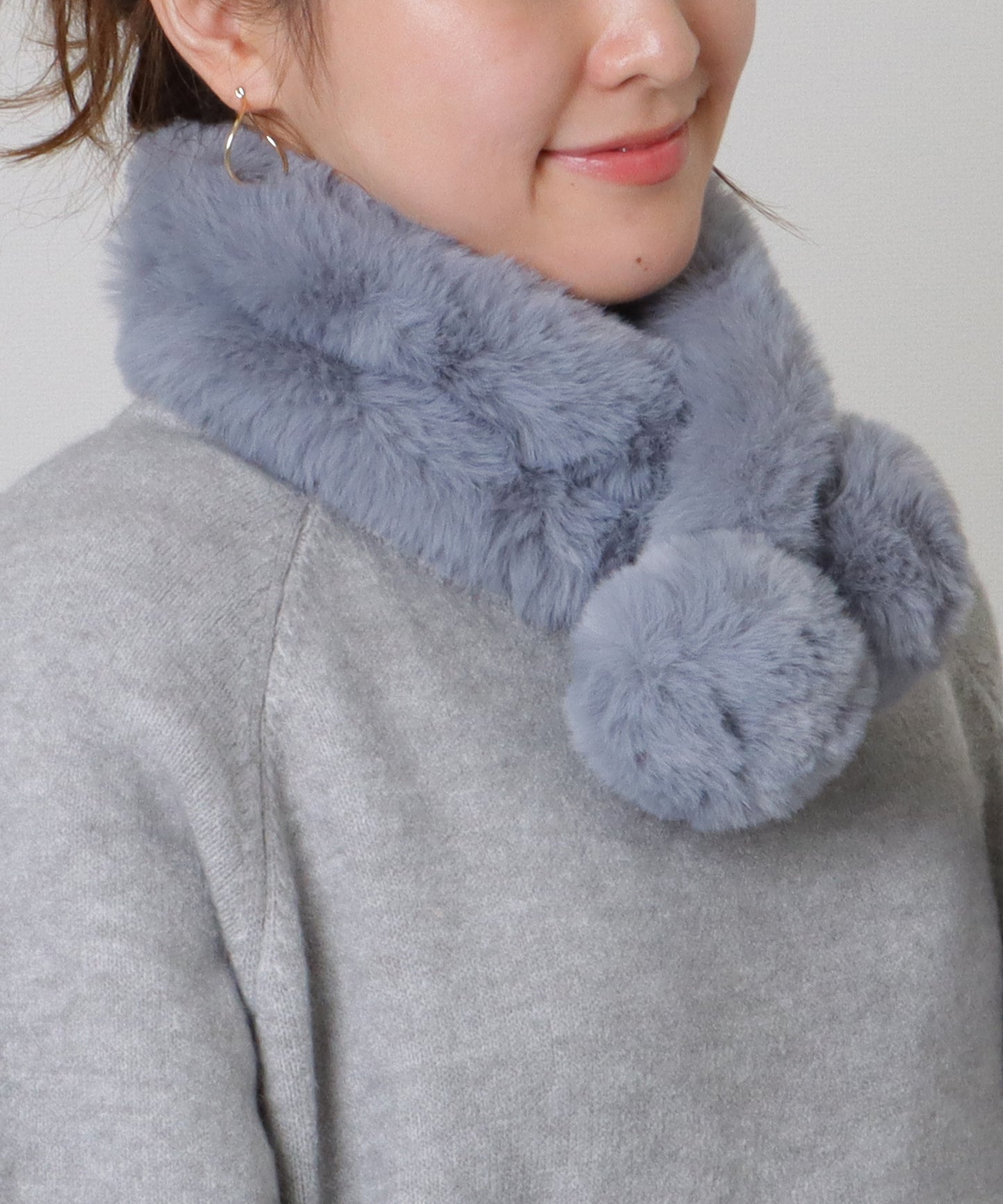 ポンポン付き ラビット風 シンプル ファー ティペット