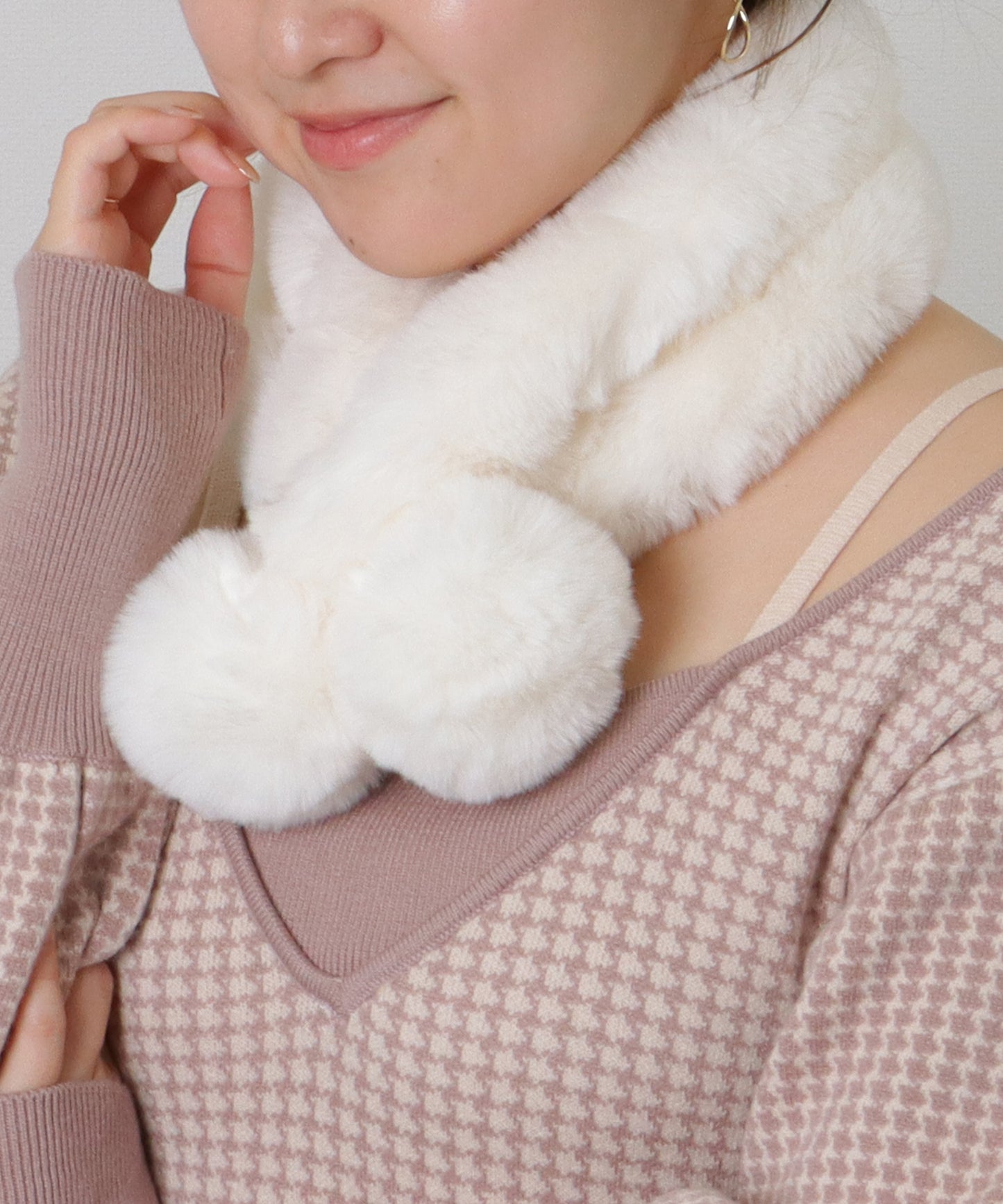 ポンポン付き ラビット風 シンプル ファー ティペット