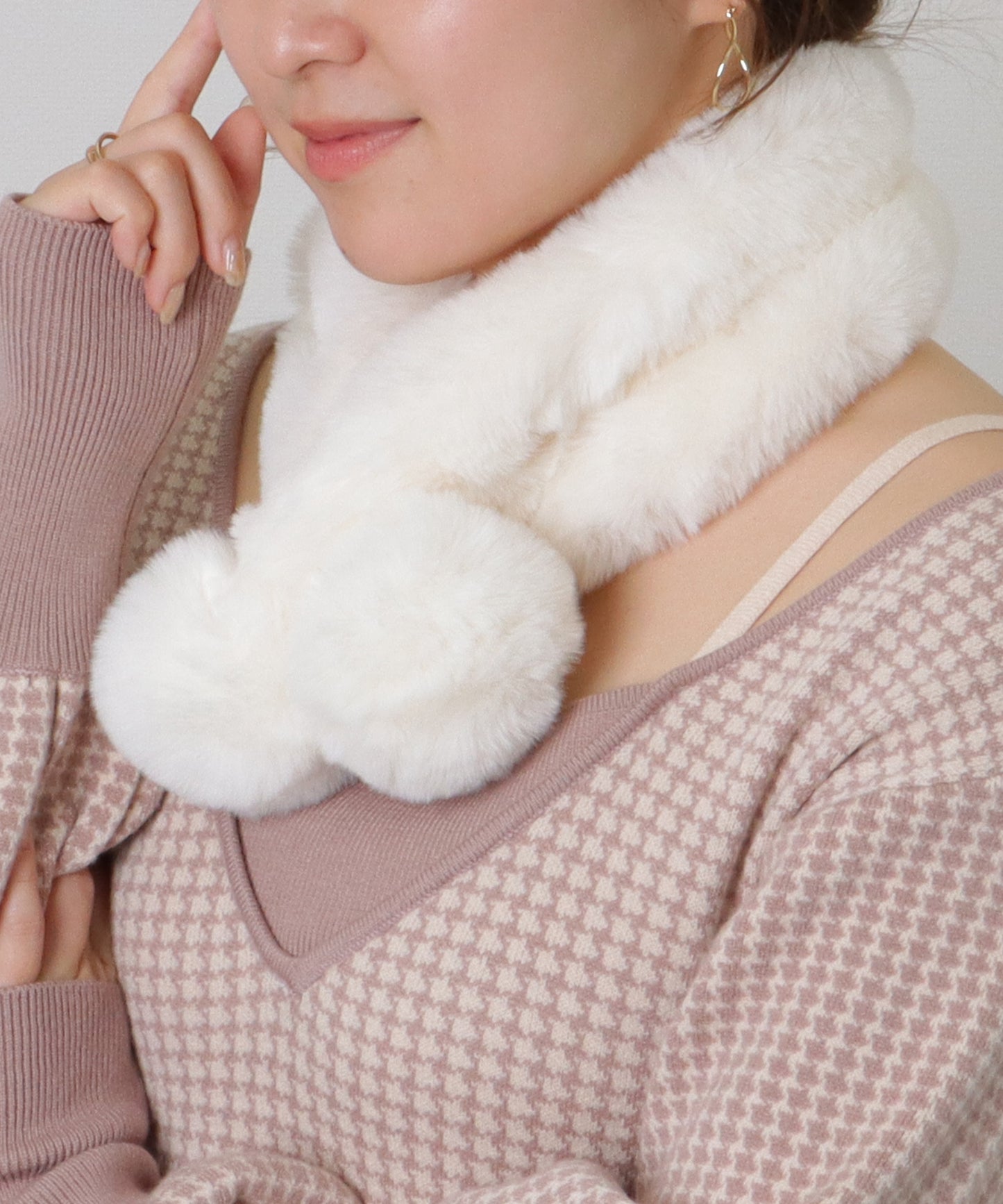 ポンポン付き ラビット風 シンプル ファー ティペット