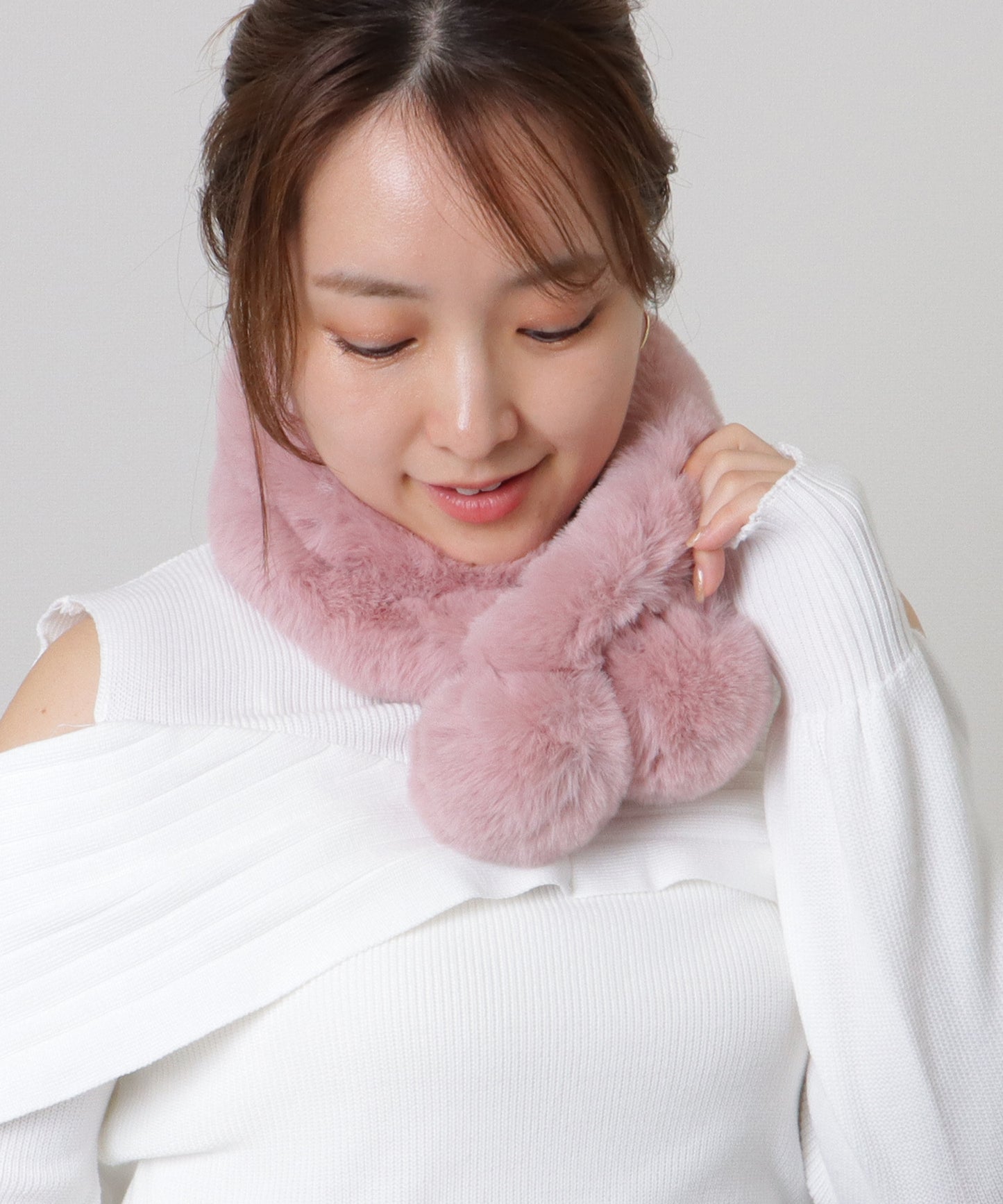 ポンポン付き ラビット風 シンプル ファー ティペット