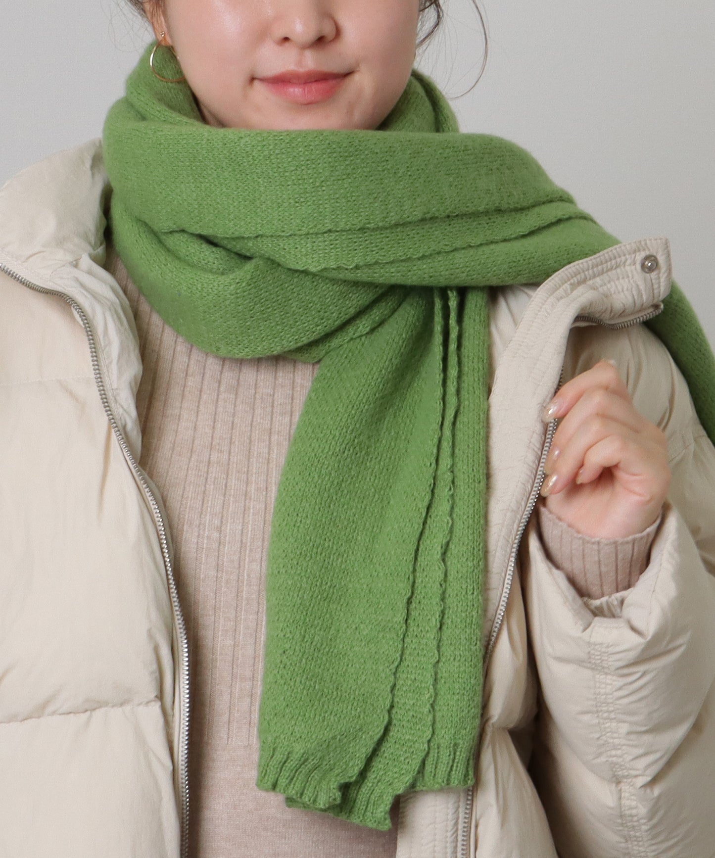 ソリッドカラー ピンバッチ付き シンプル ニット マフラー