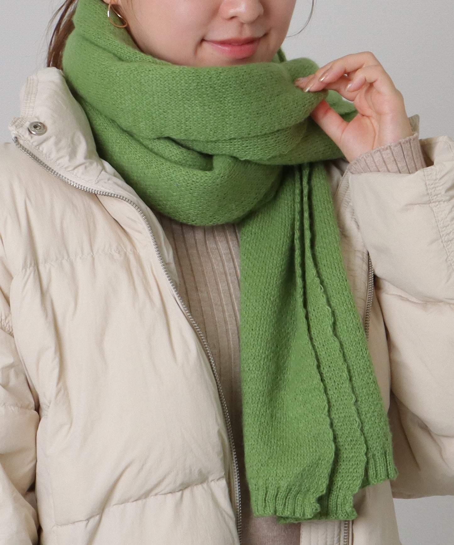 ソリッドカラー ピンバッチ付き シンプル ニット マフラー