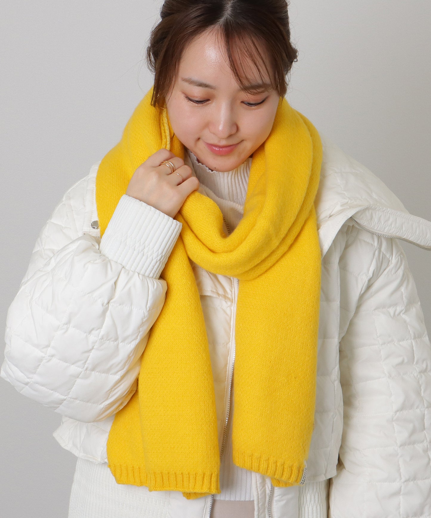 ソリッドカラー ピンバッチ付き シンプル ニット マフラー